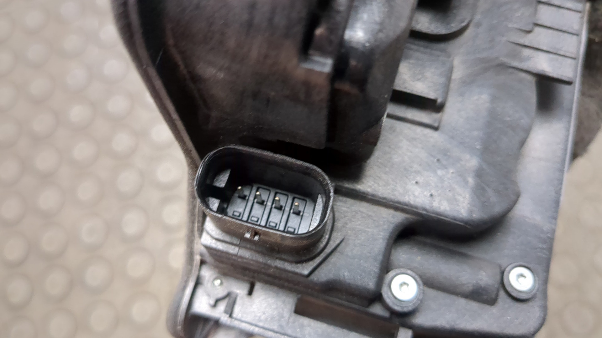 Замок двери задней правой