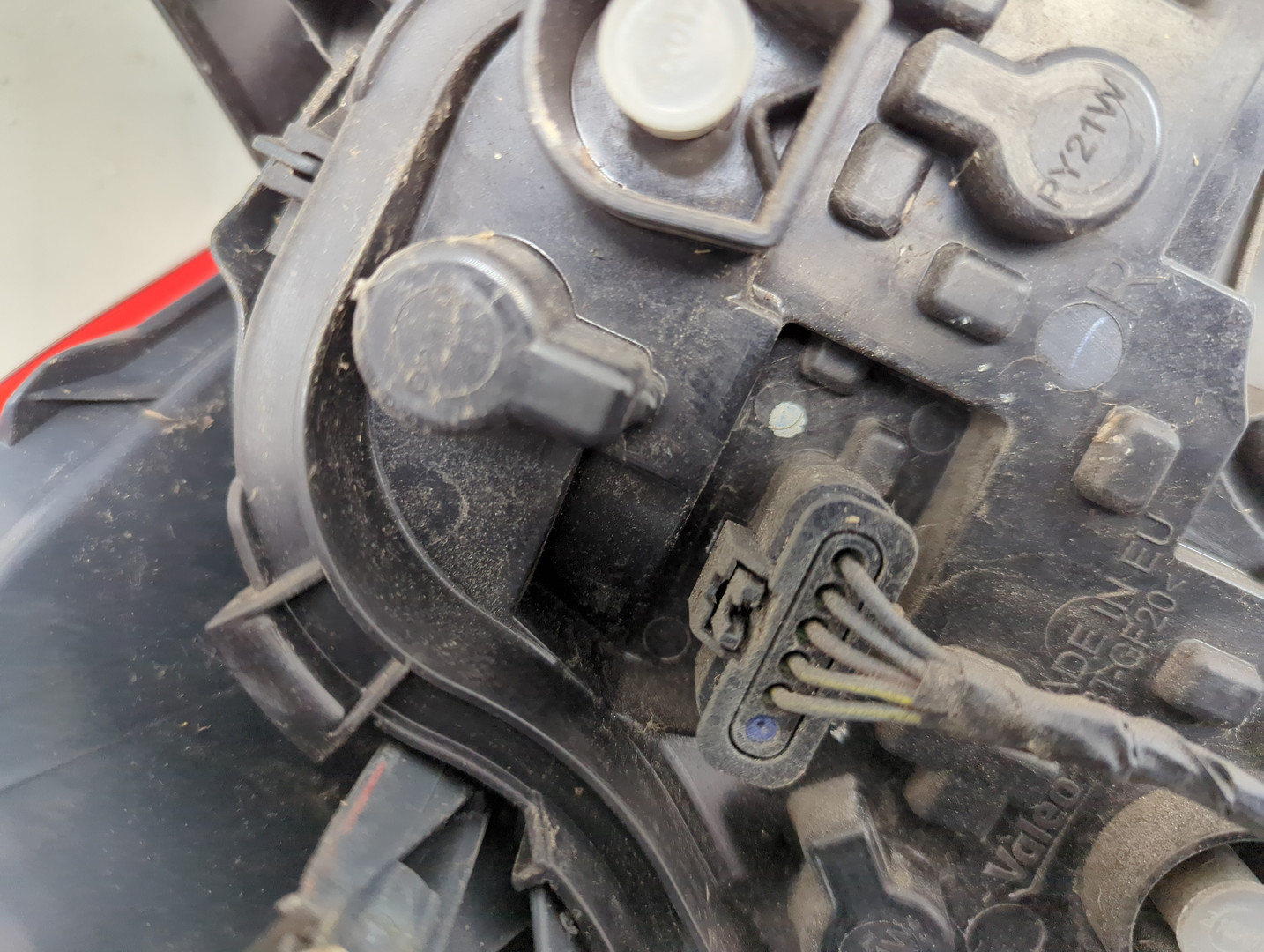 Фонарь задний правый