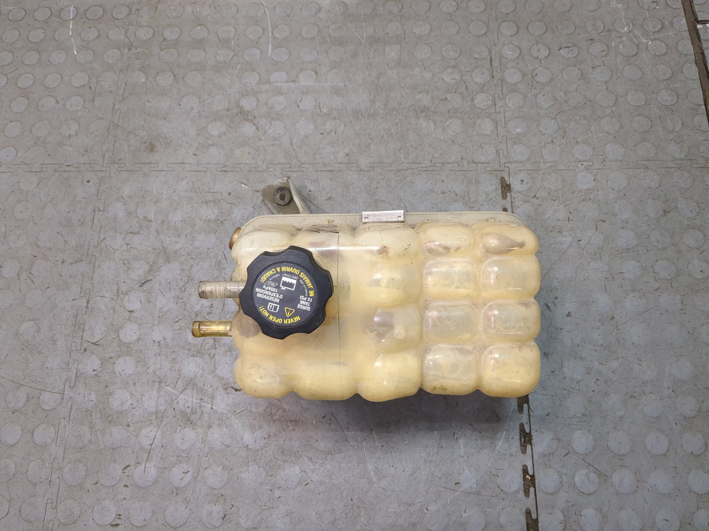 Бачок расширительный