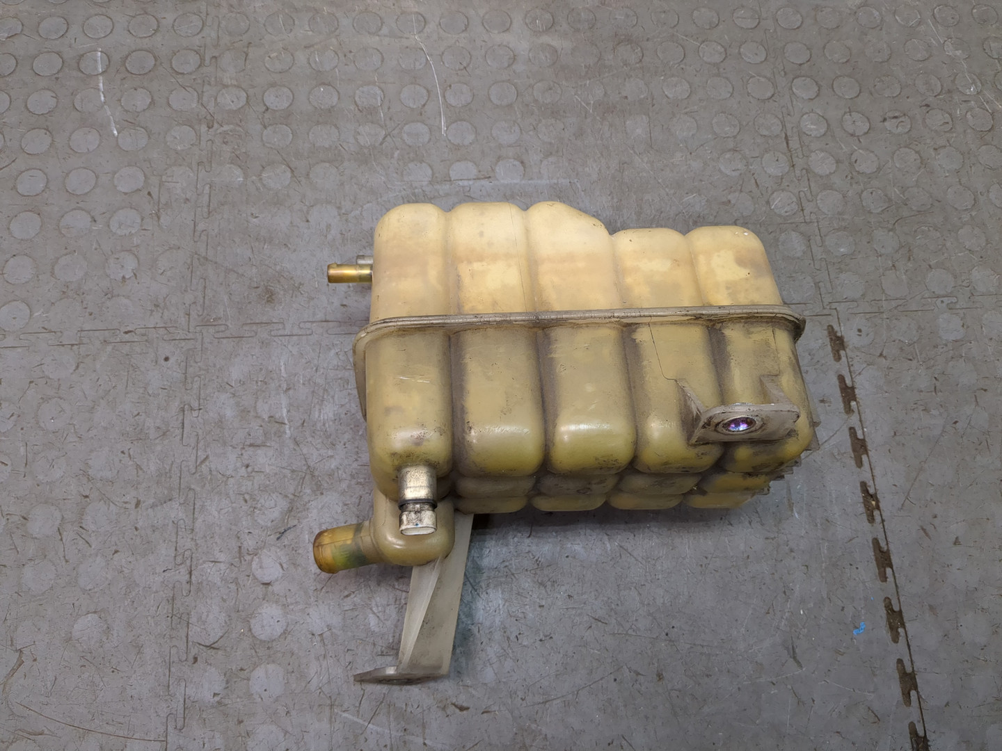 Бачок расширительный