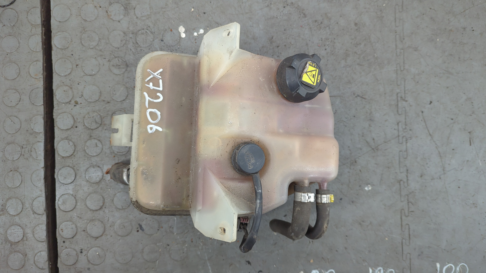 Бачок расширительный