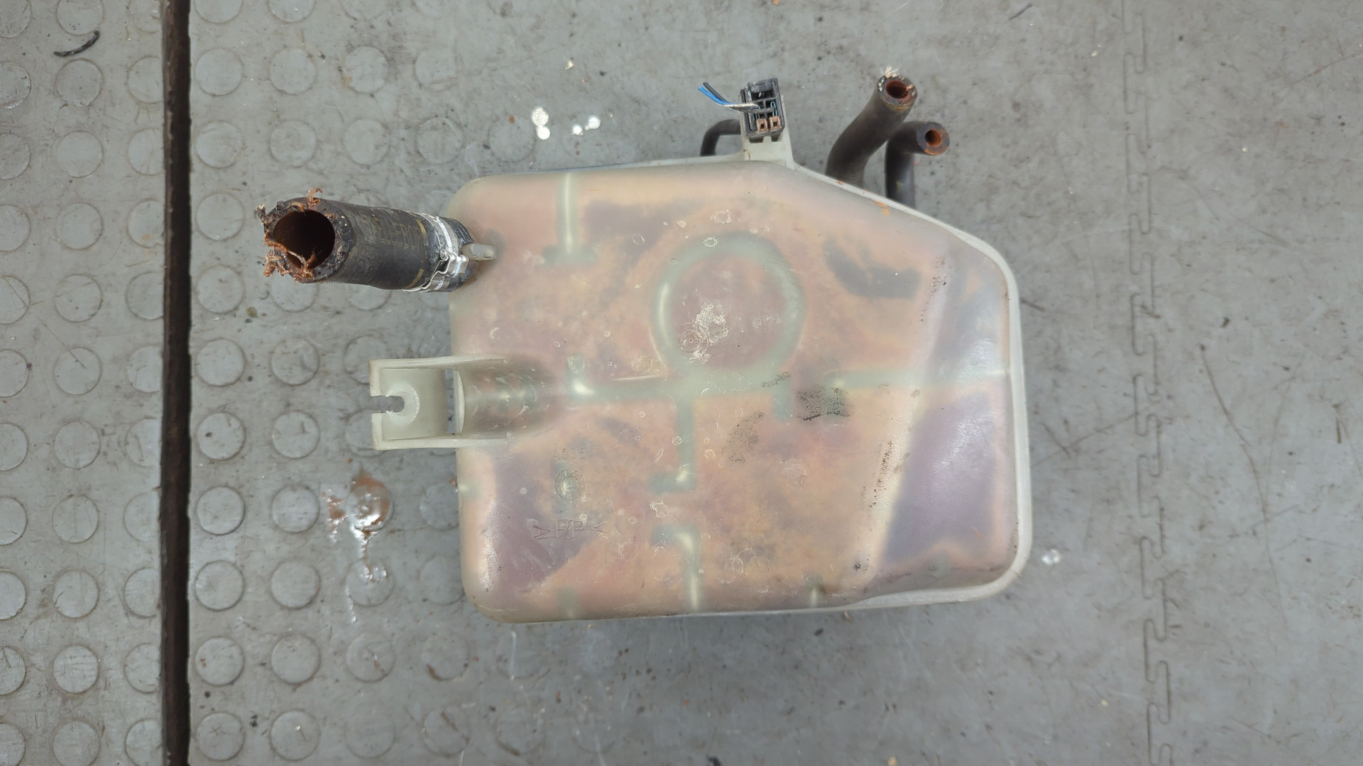 Бачок расширительный