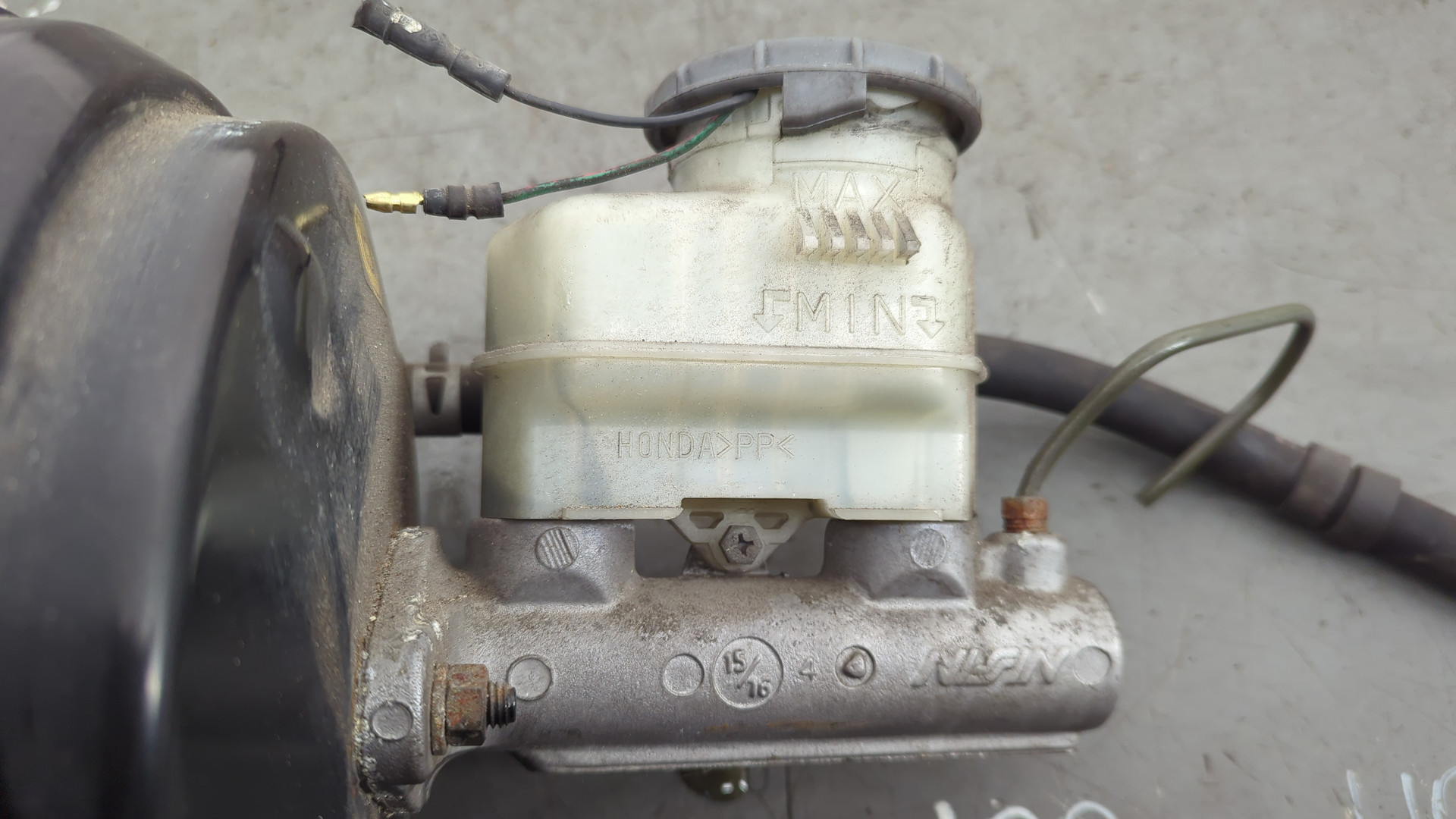 Цилиндр тормозной главный