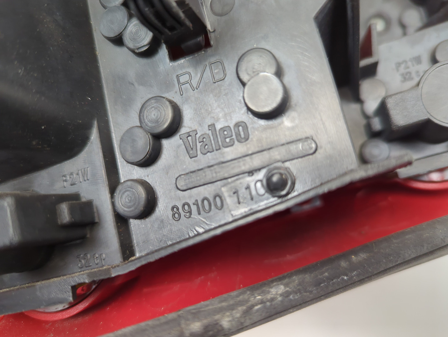 Фонарь задний правый