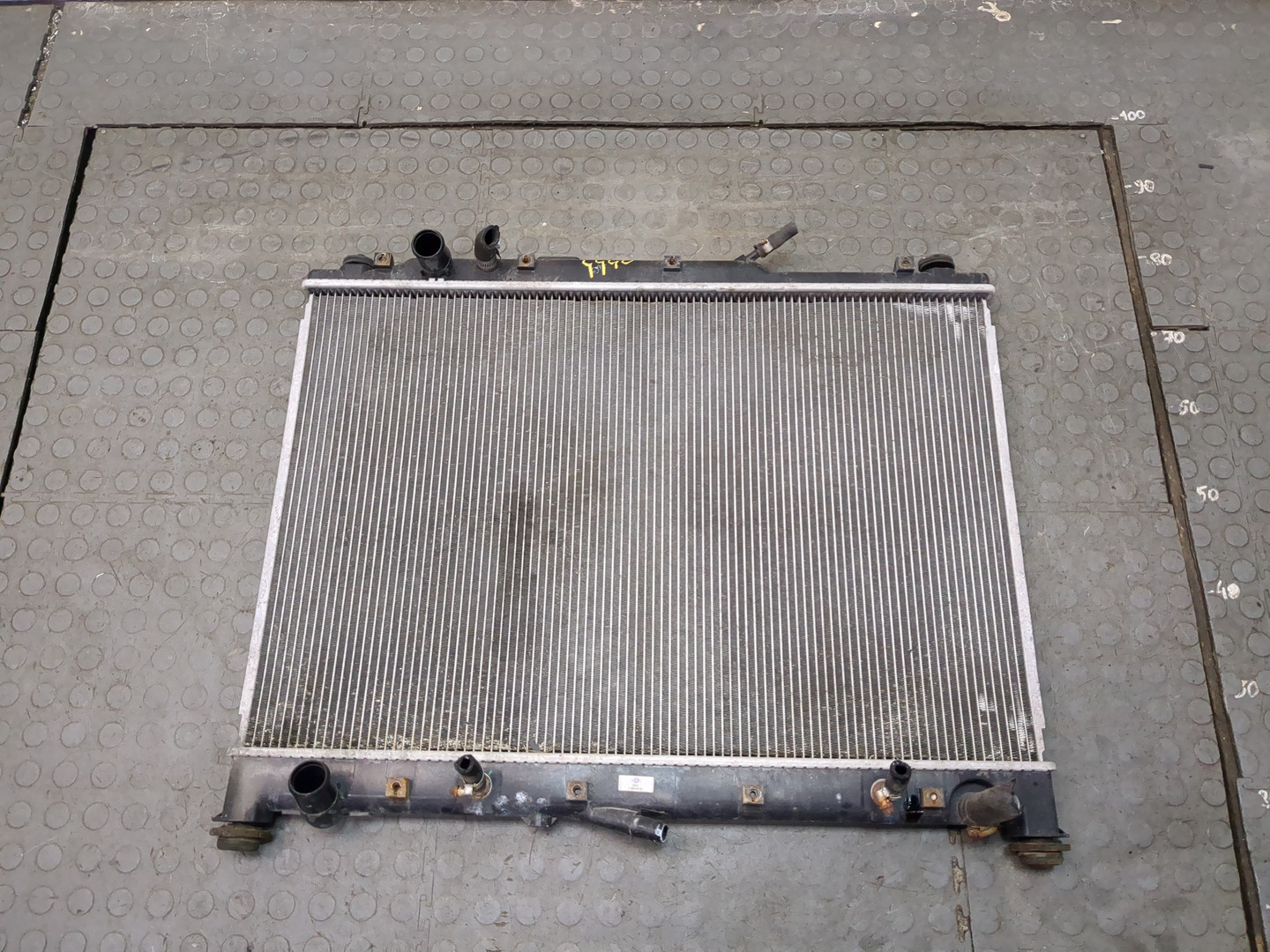 Радиатор охлаждения двигателя основной