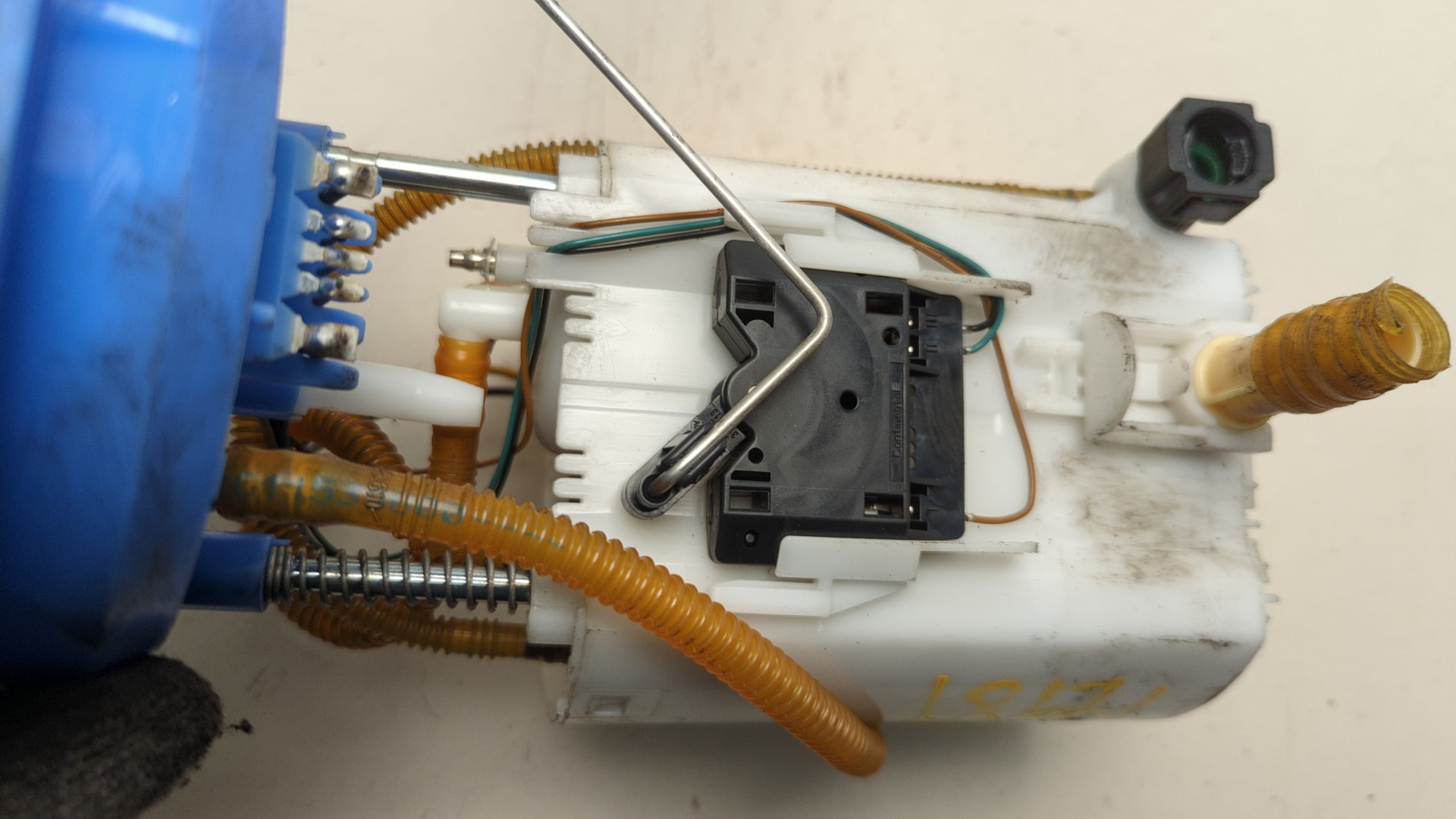 Насос топливный электрический