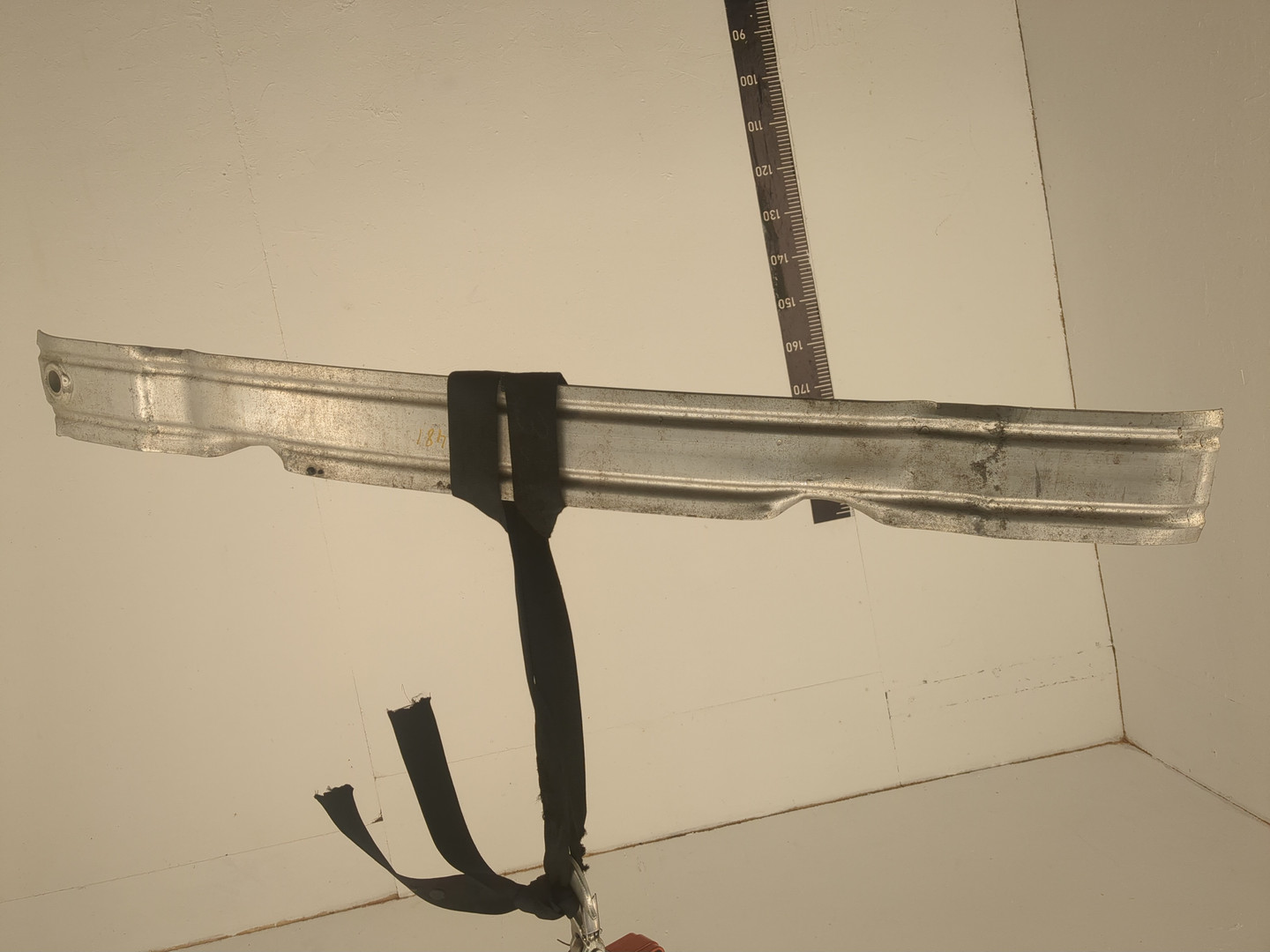 Усилитель переднего бампера