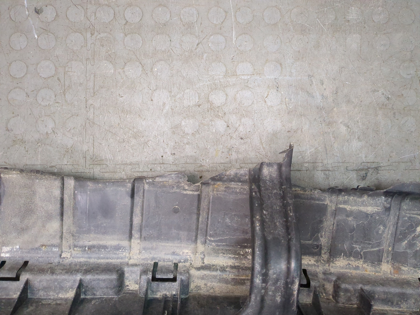 Жалюзи (воздуховод) бампера переднего