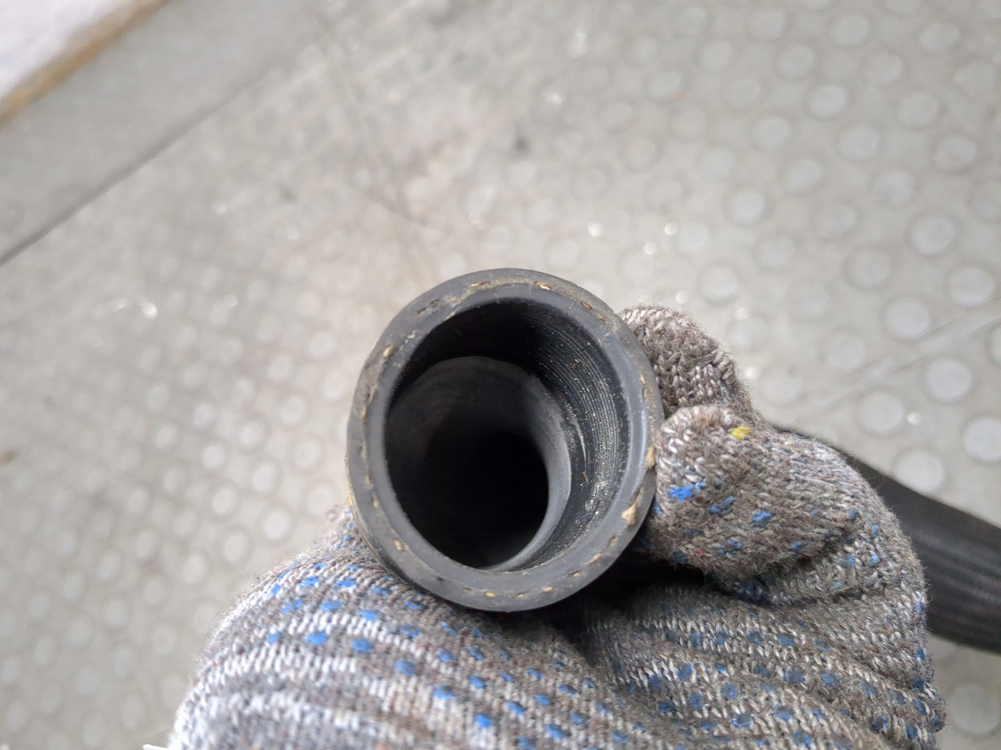 Шланг системы охлаждения