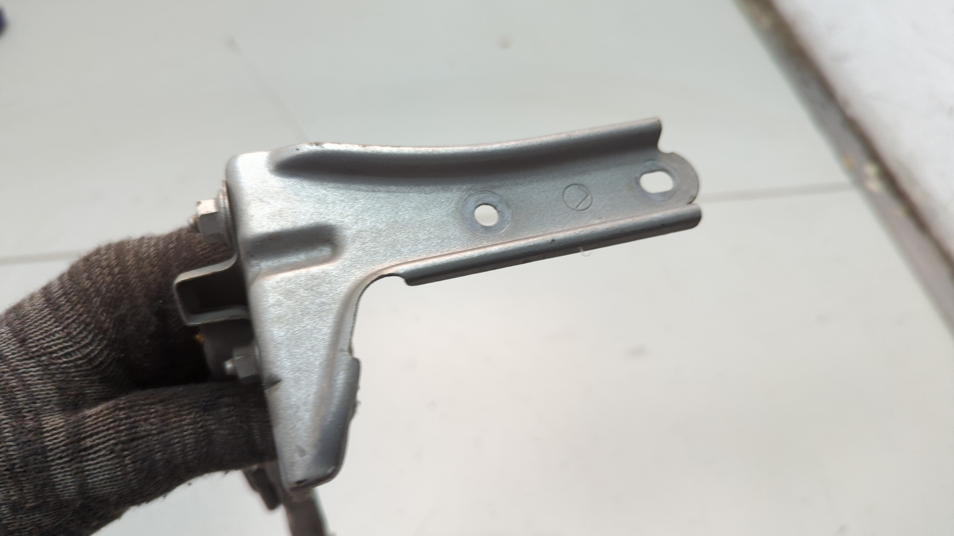 Кронштейн крепления крыла