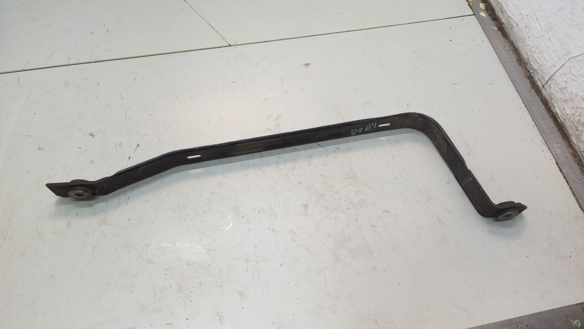 Лента крепления бензобака