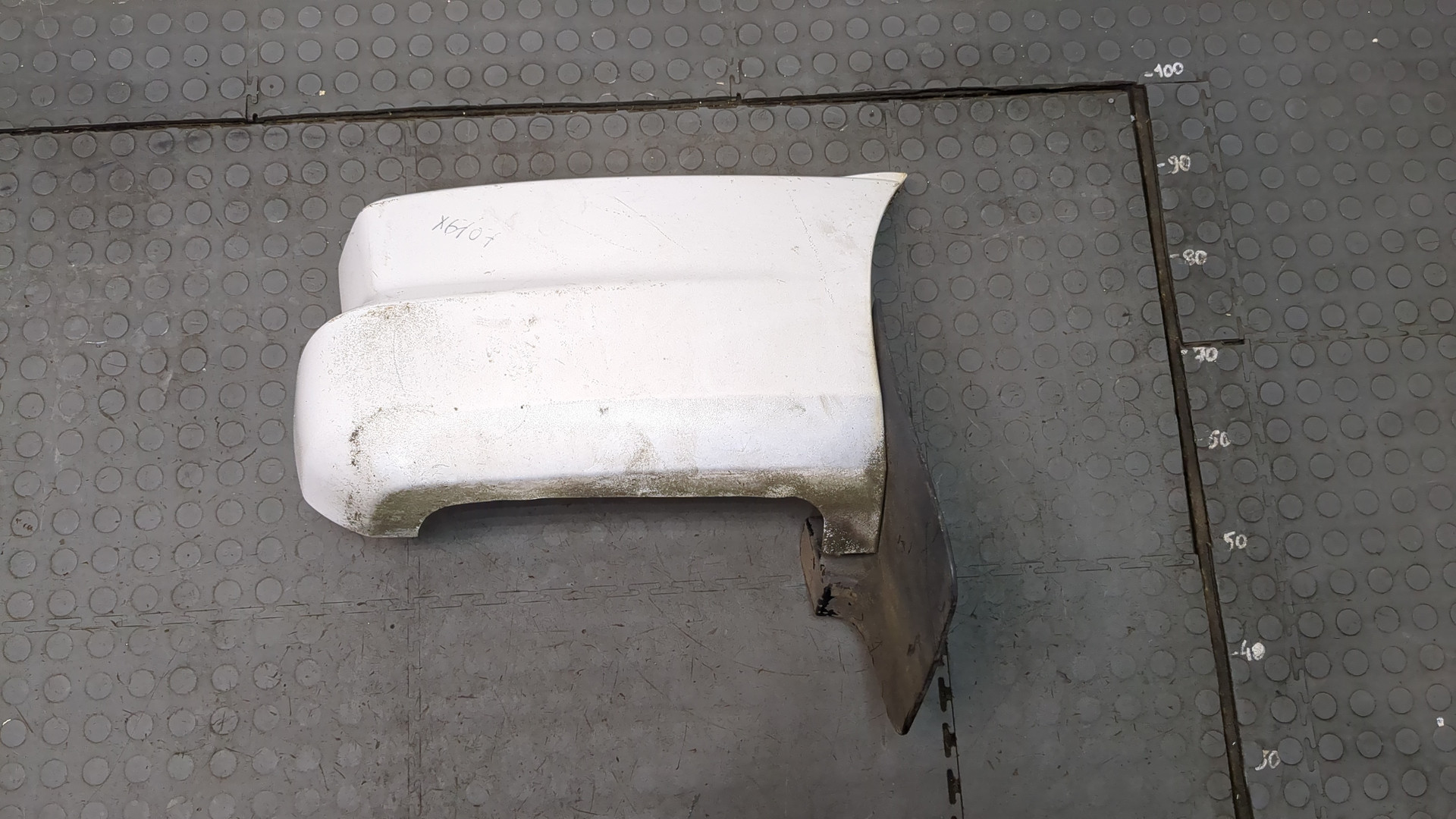 Накладка заднего бампера правая