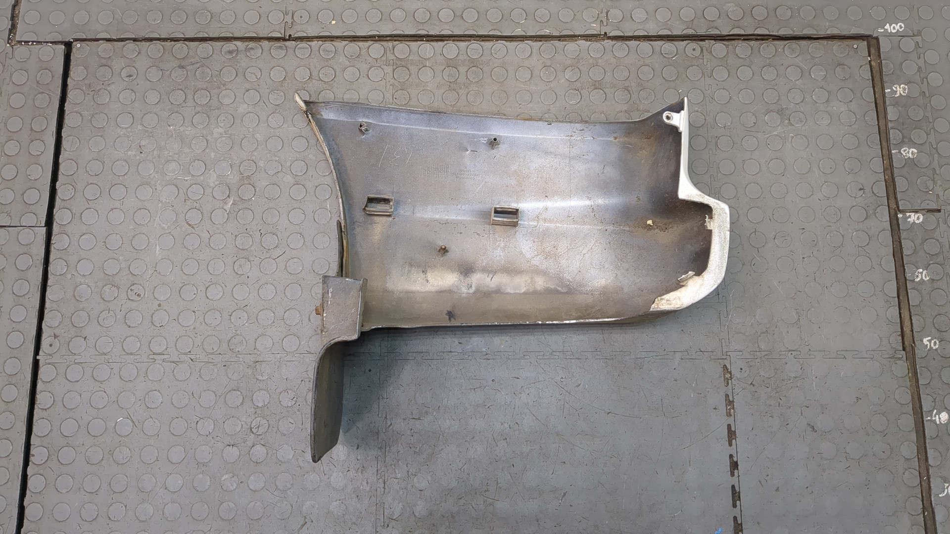 Накладка заднего бампера правая