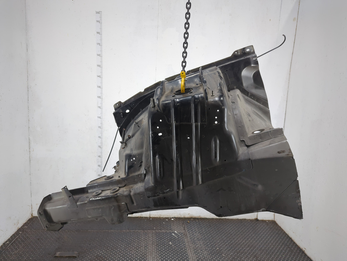 Кузовной элемент