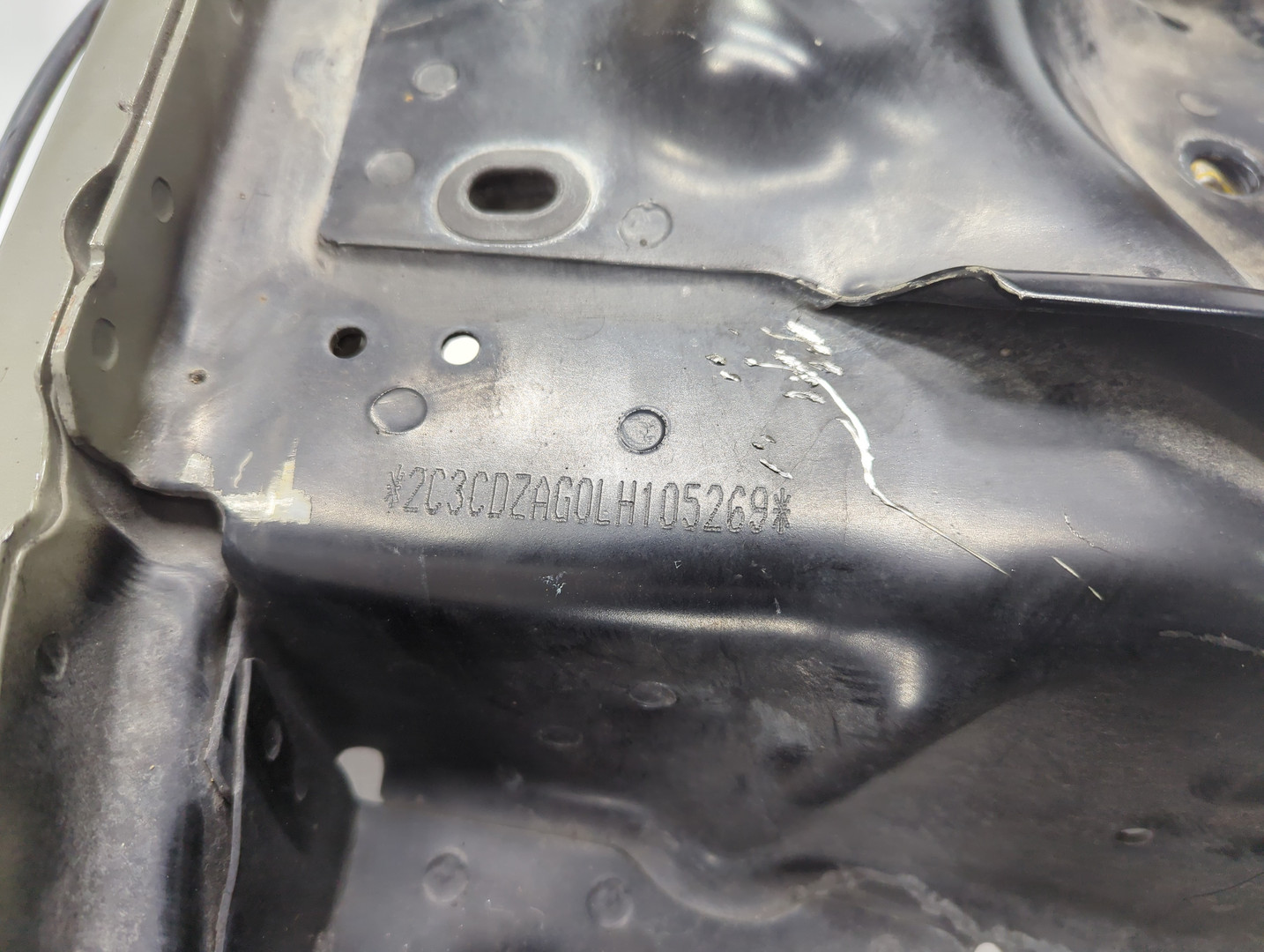 Кузовной элемент