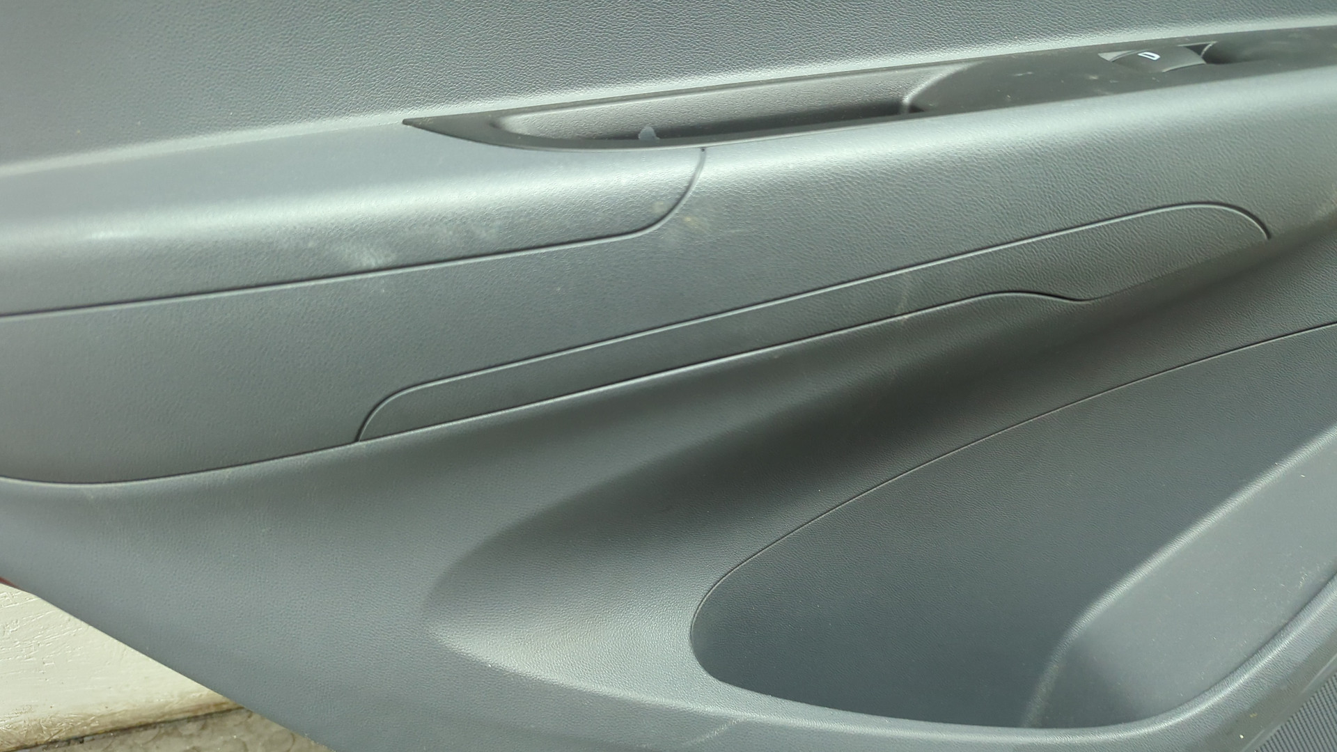 Дверь задняя левая