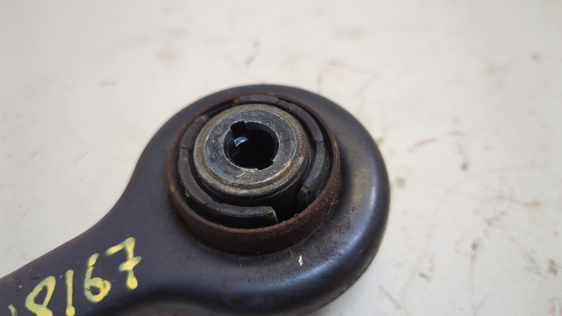 Рычаг задний