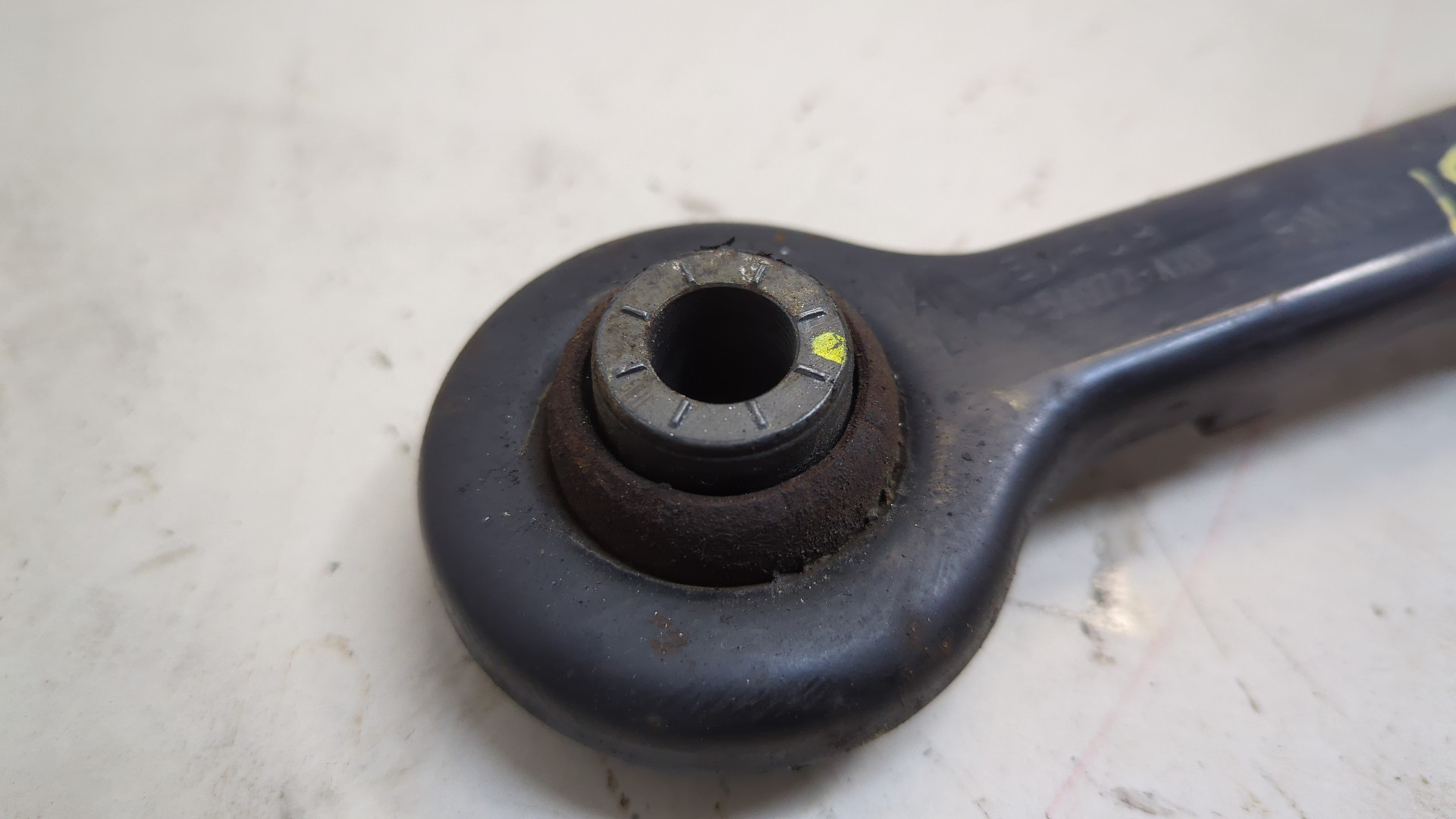 Рычаг задний