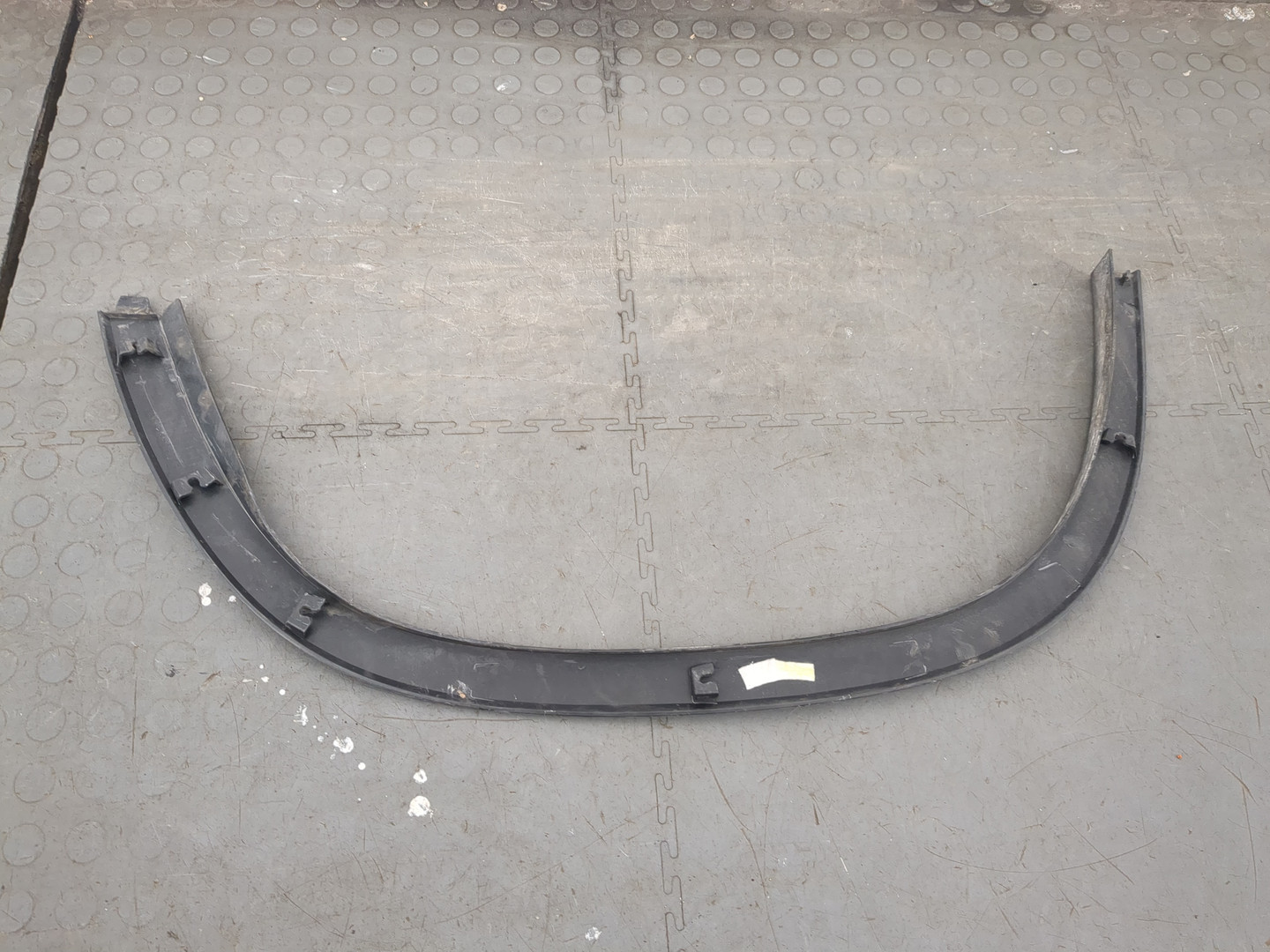 Накладка переднего крыла левого