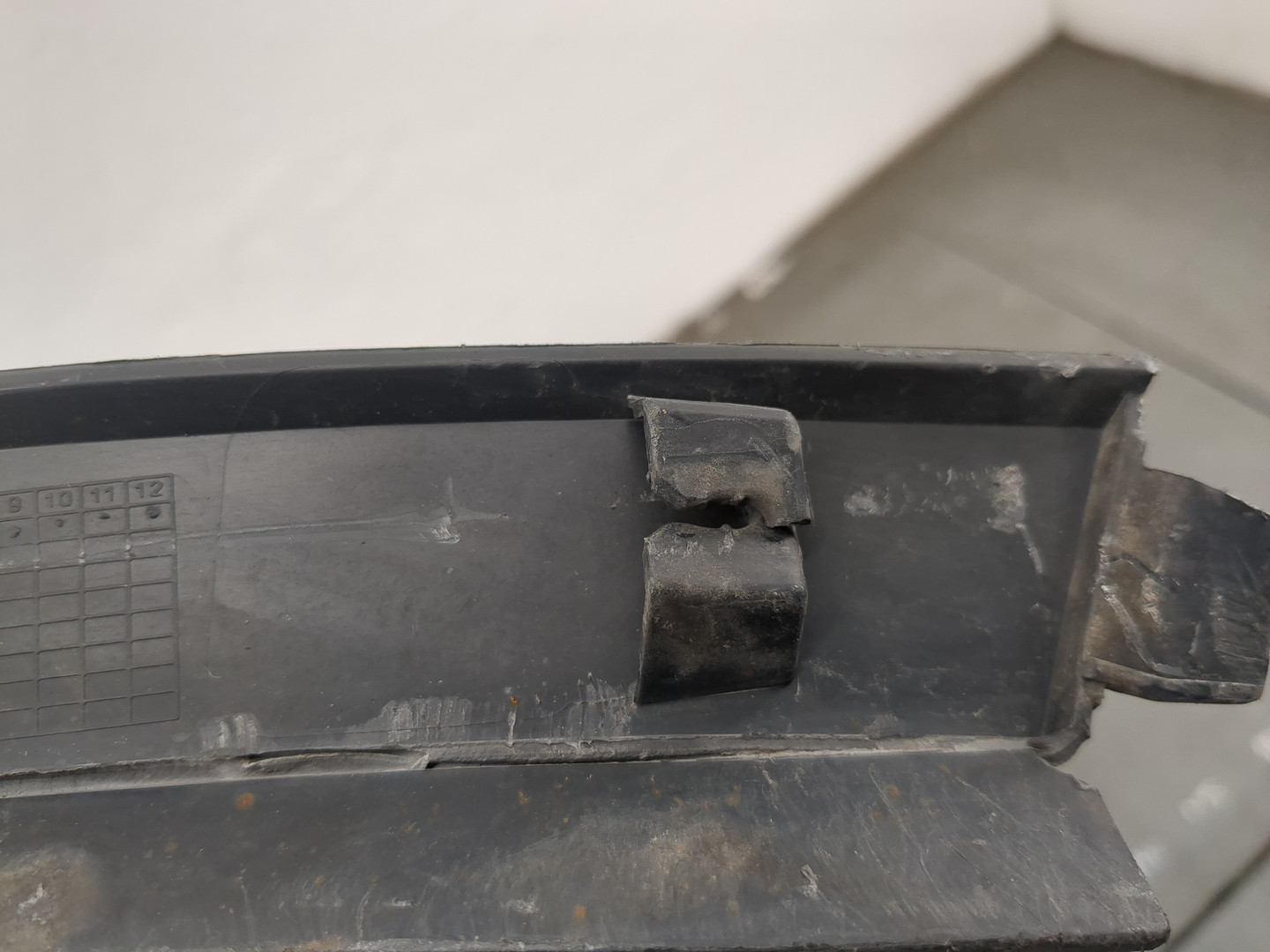 Накладка переднего крыла левого