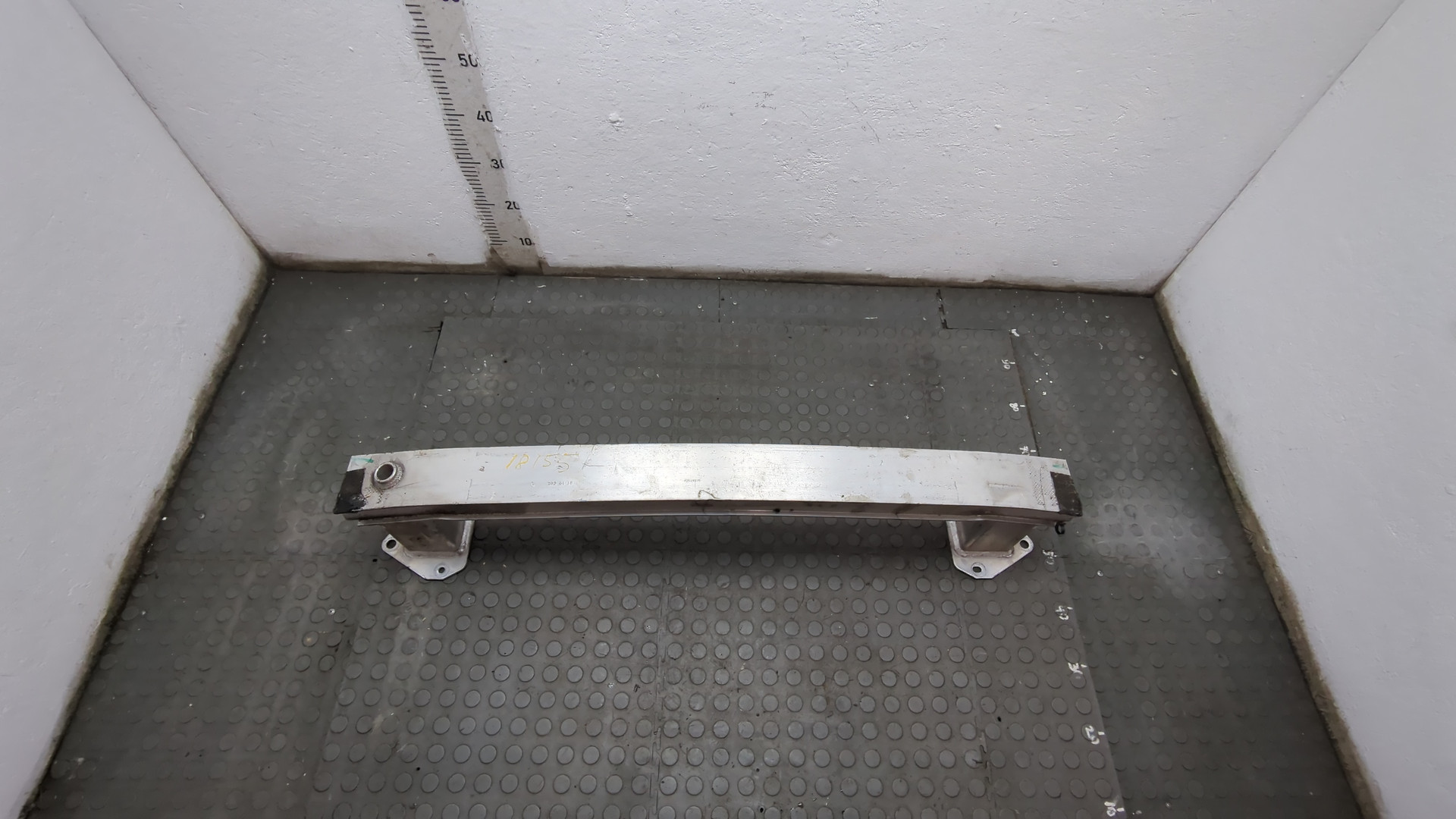 Усилитель заднего бампера