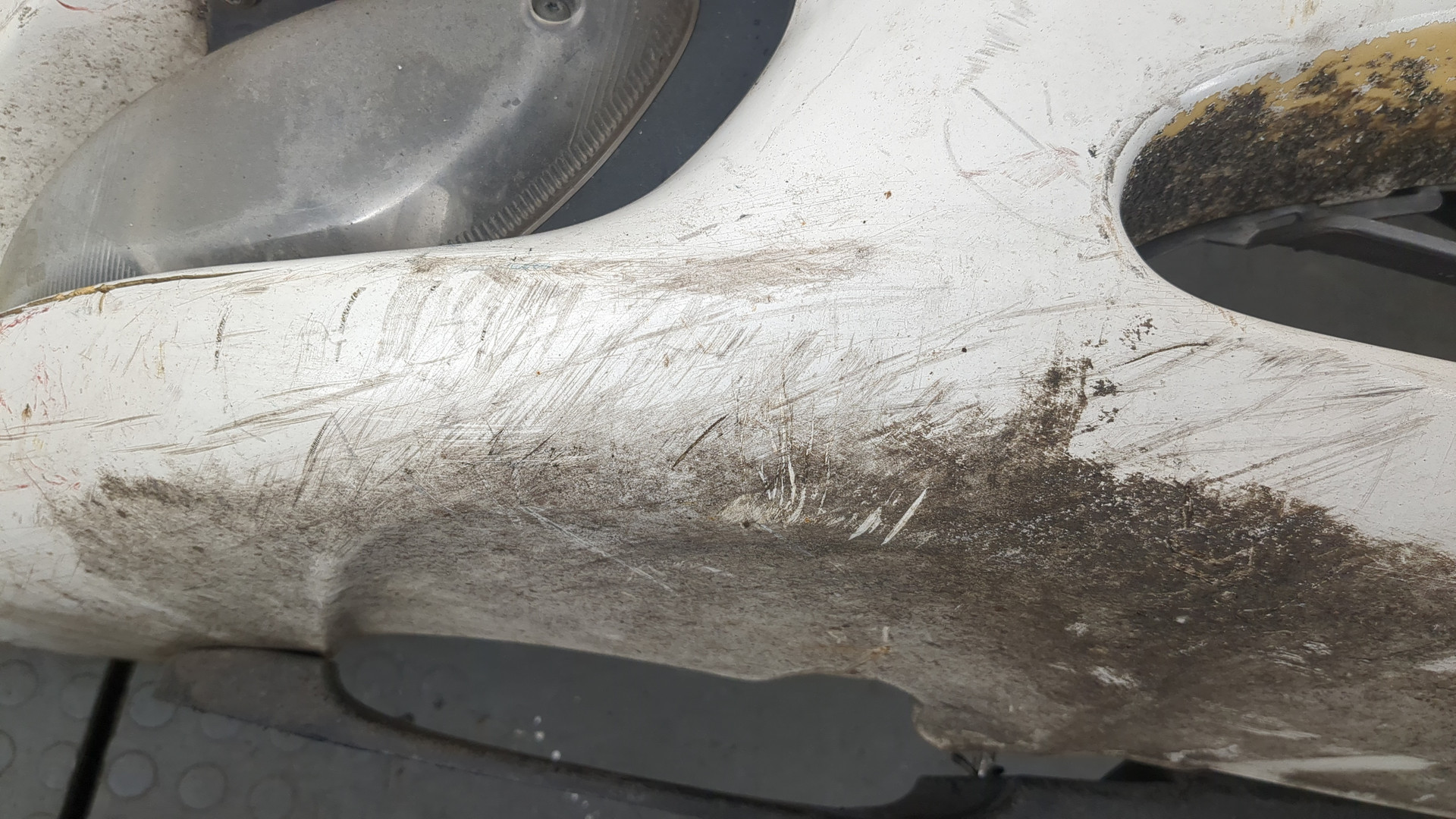 Бампер передний