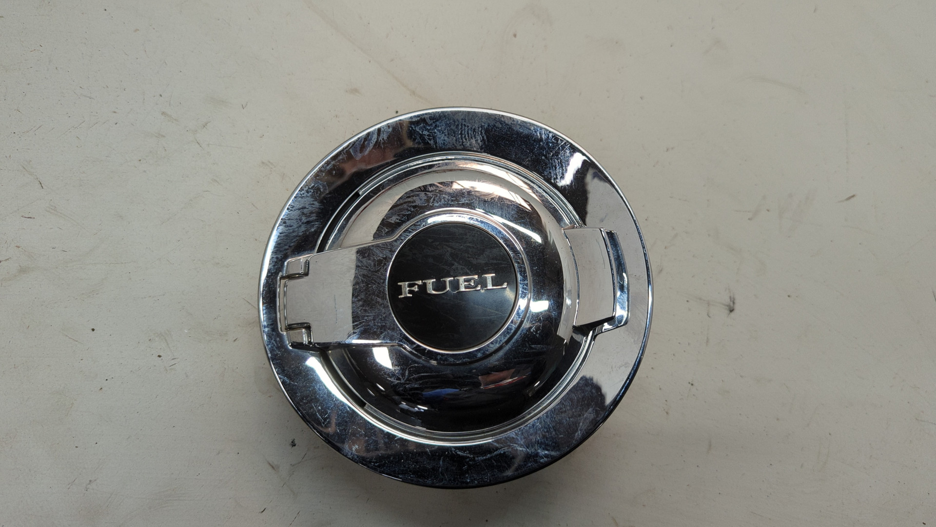 Лючок бензобака