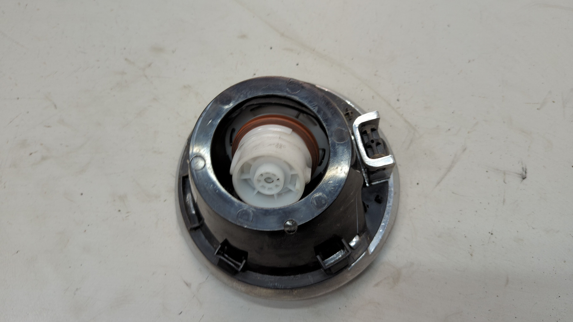 Лючок бензобака