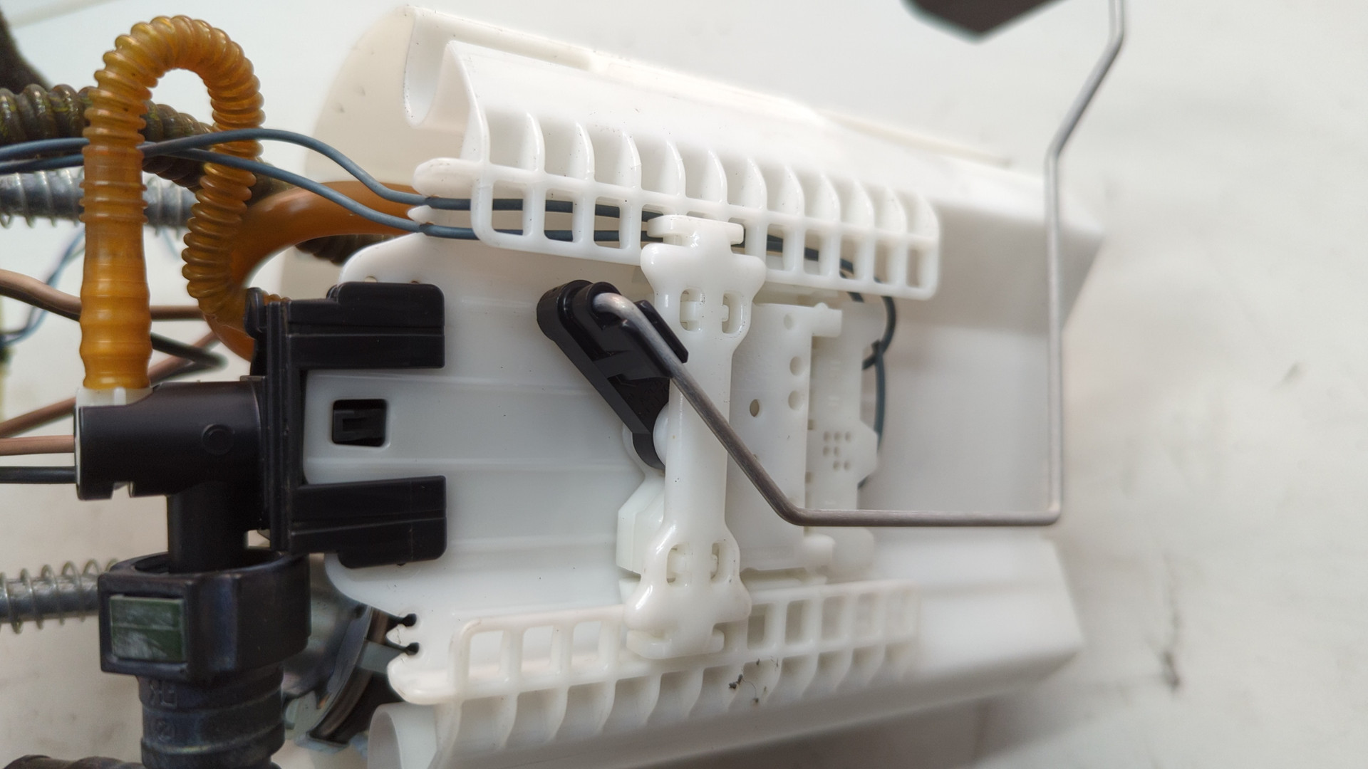 Насос топливный электрический