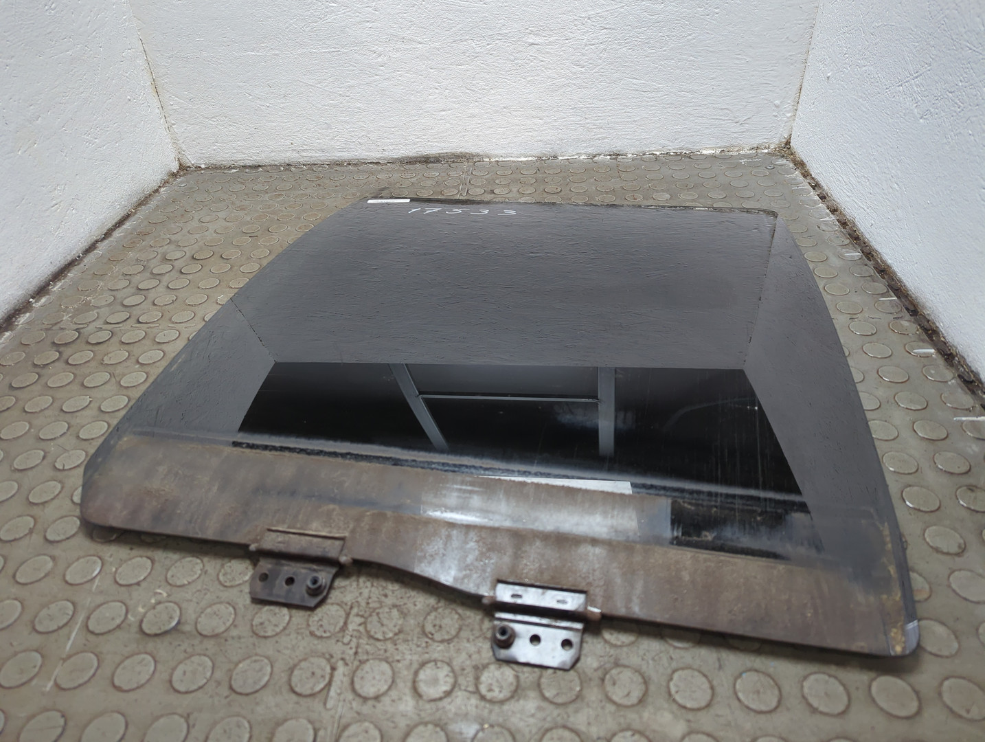 Стекло двери задней правой