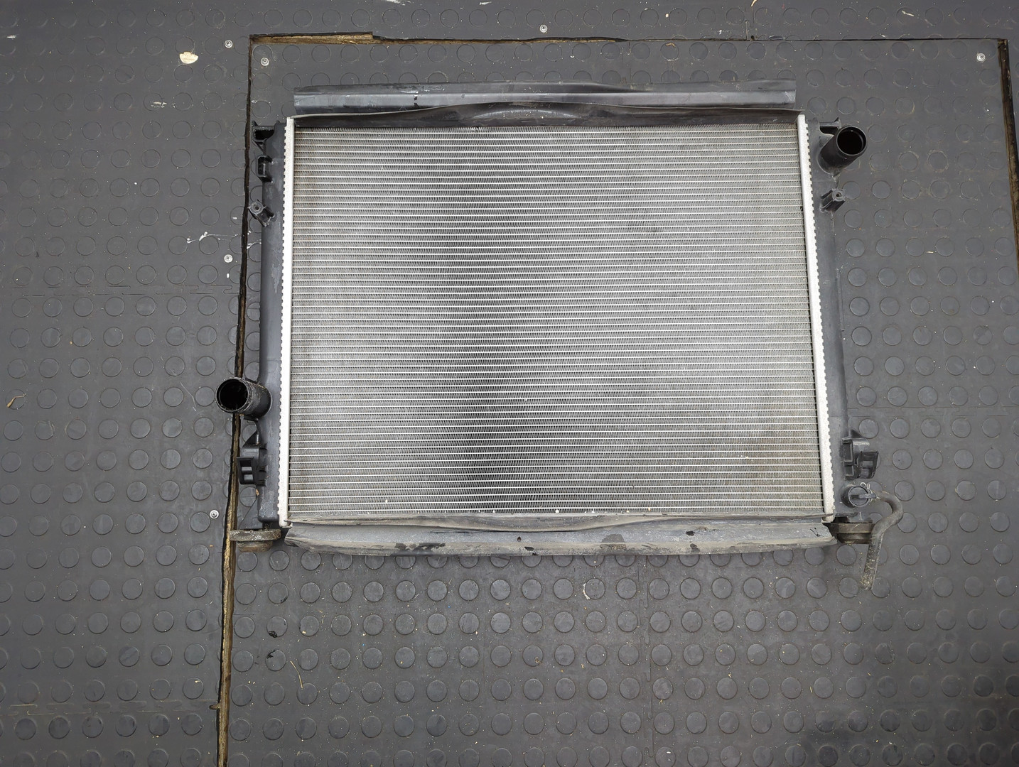 Радиатор охлаждения двигателя основной