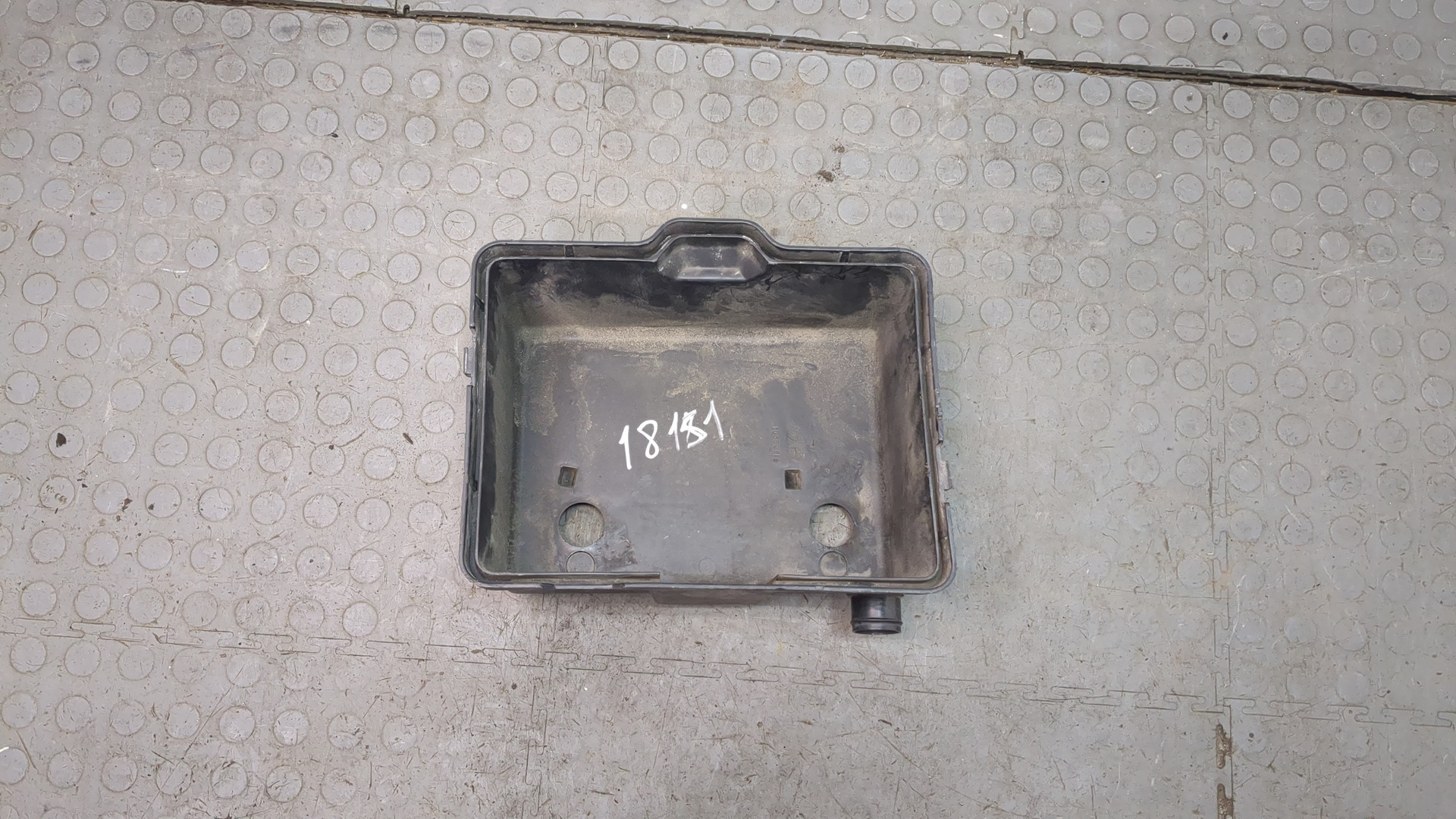 Крышка аккумулятора