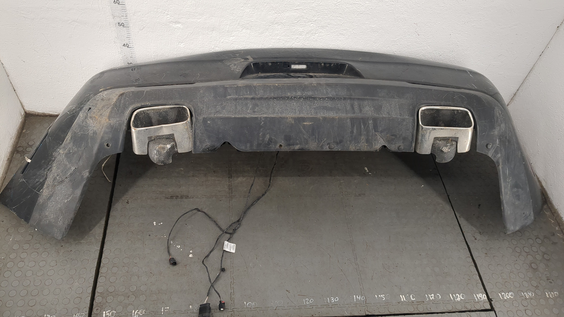 Бампер задний