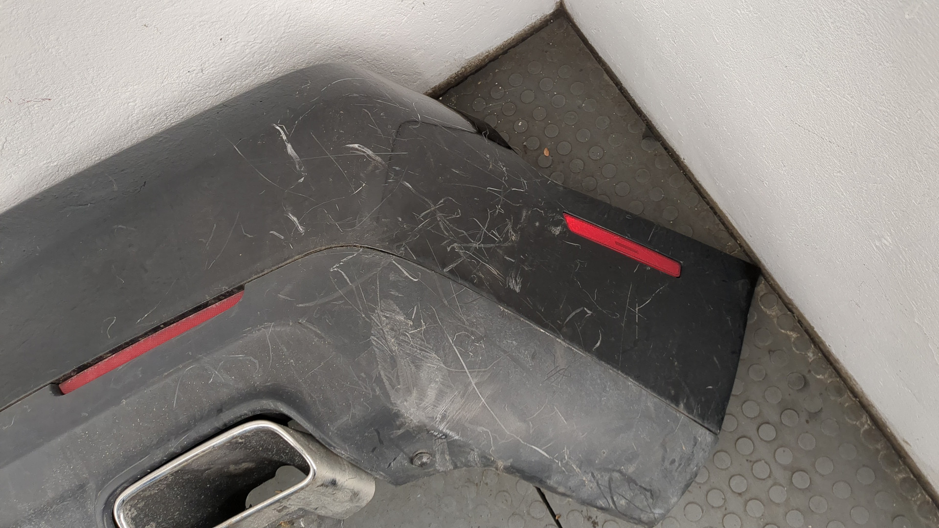 Бампер задний