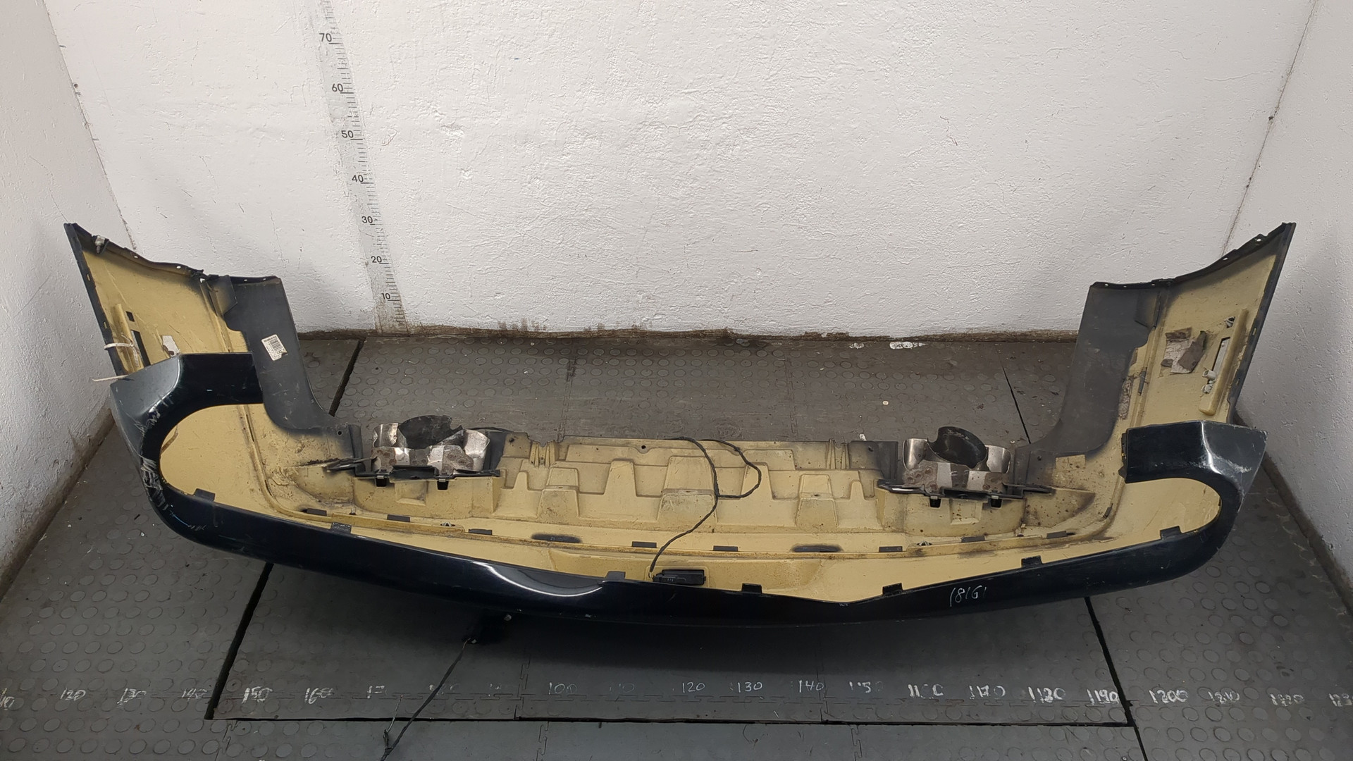 Бампер задний