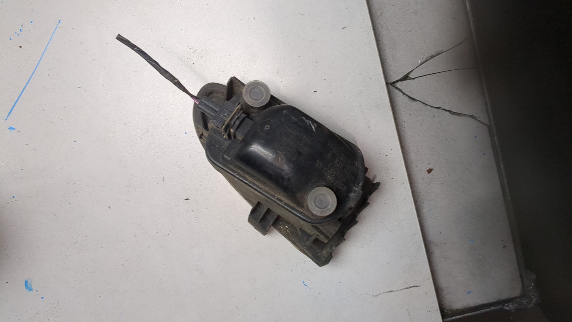 Фара противотуманная левая