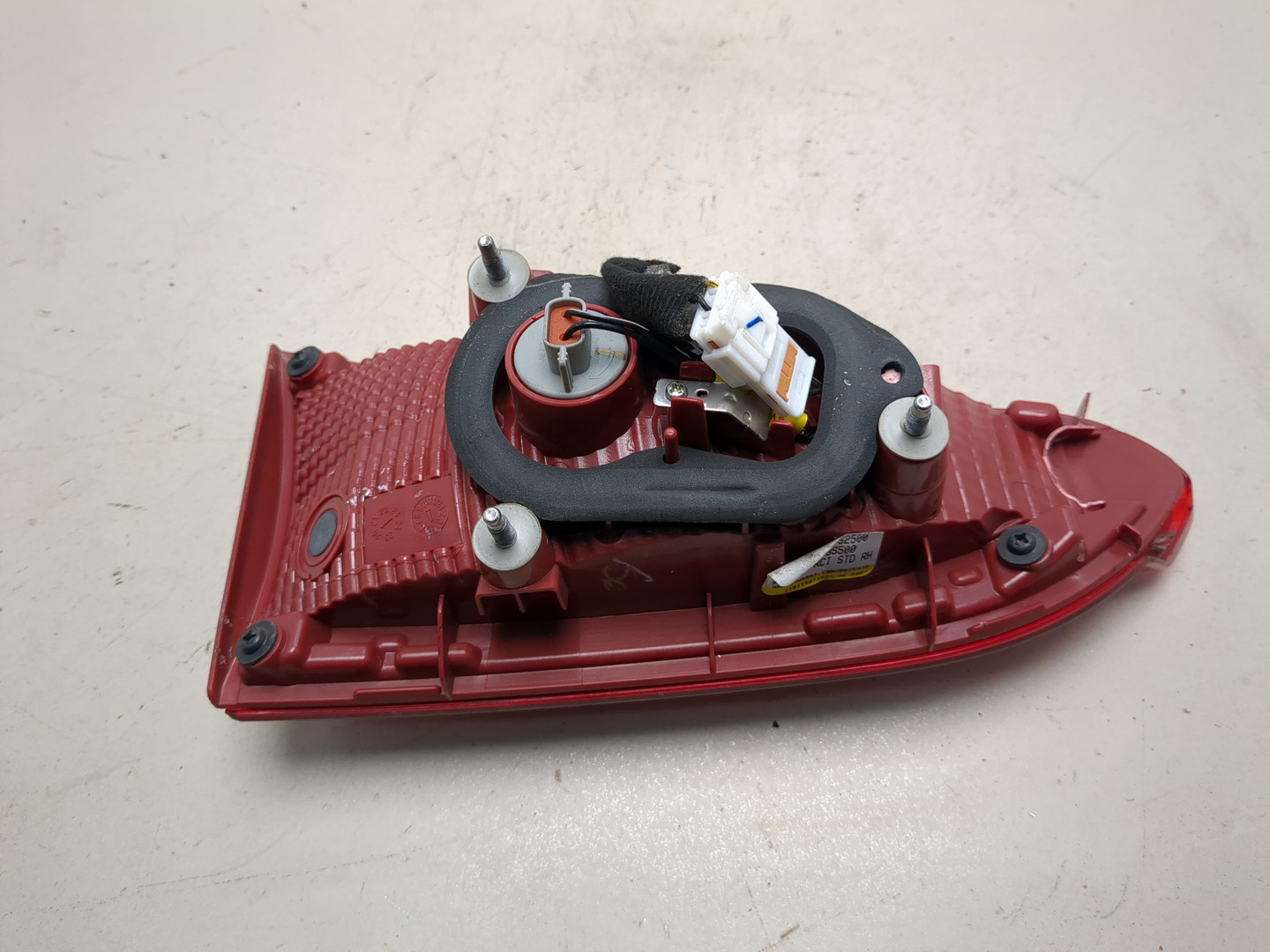 Фонарь задний внутренний правый