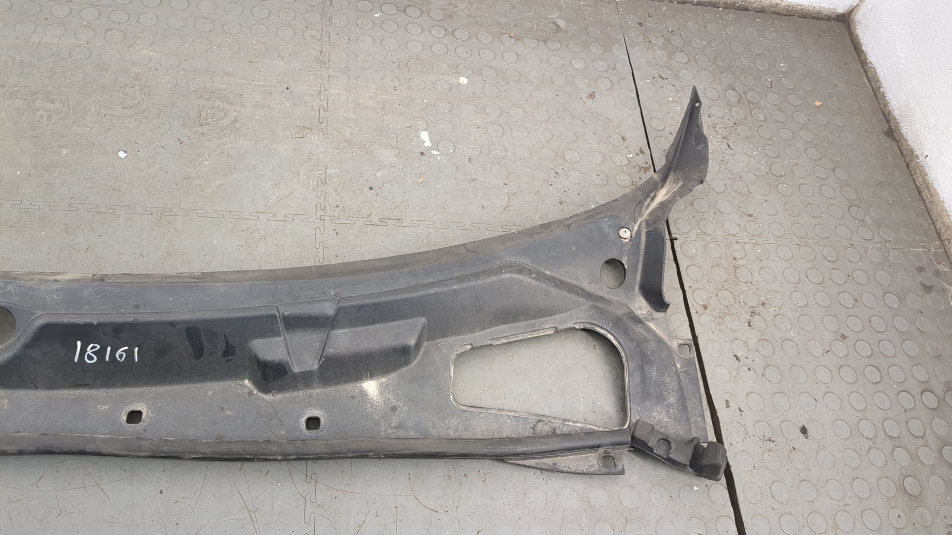 Решетка стеклоочистителей (Жабо)