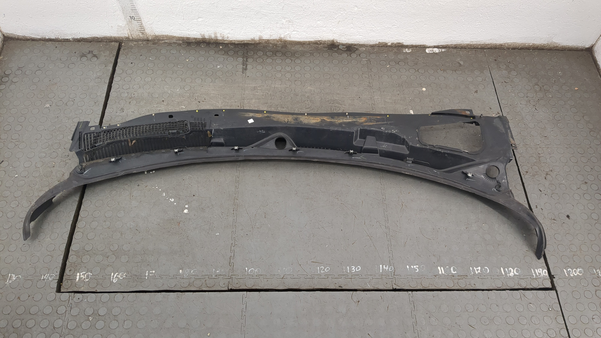 Решетка стеклоочистителей (Жабо)