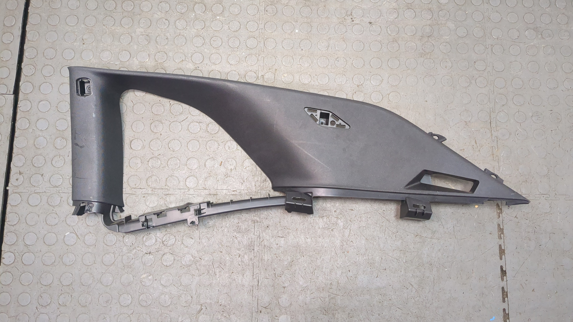 Обшивка стойки