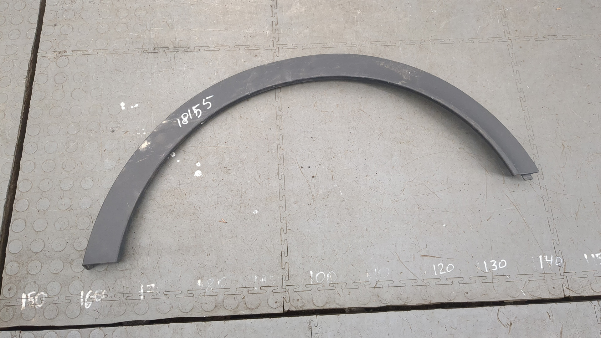 Накладка заднего крыла левого