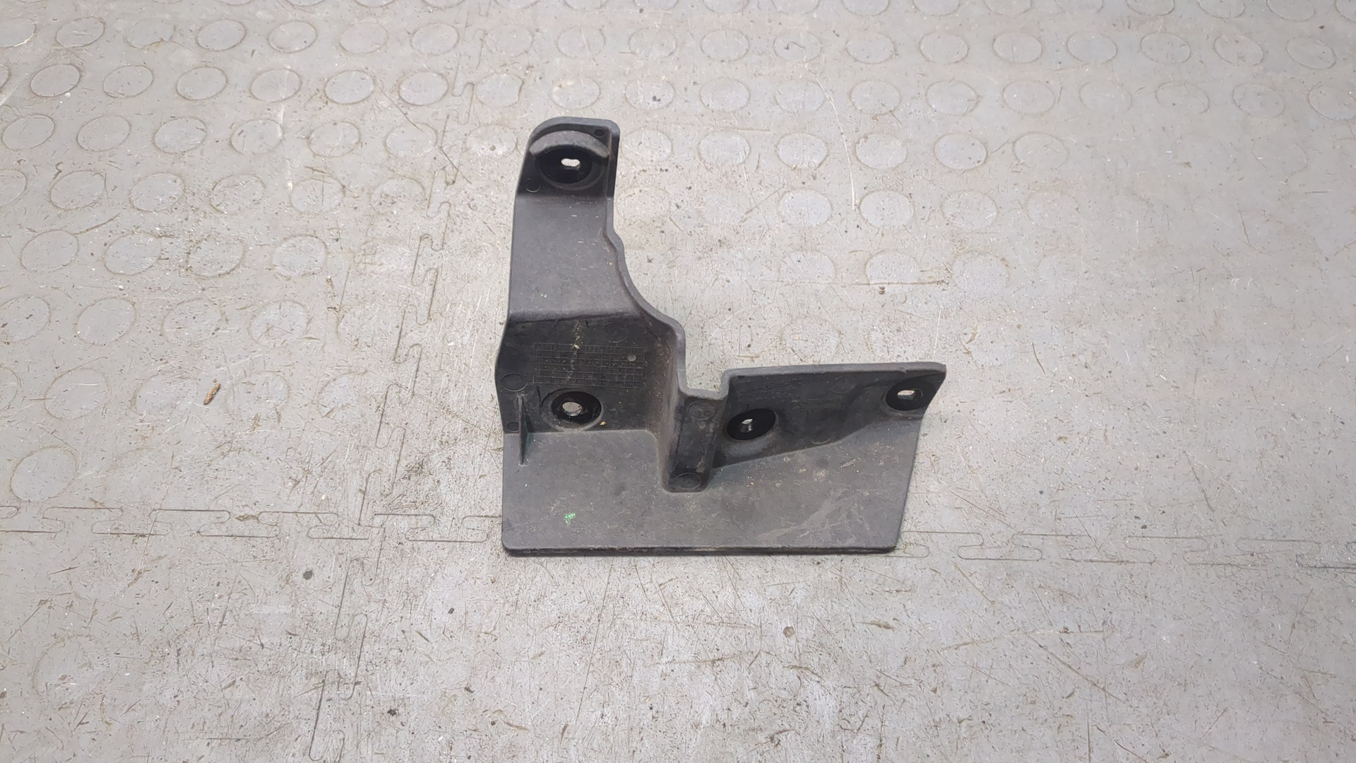 Брызговик задний правый