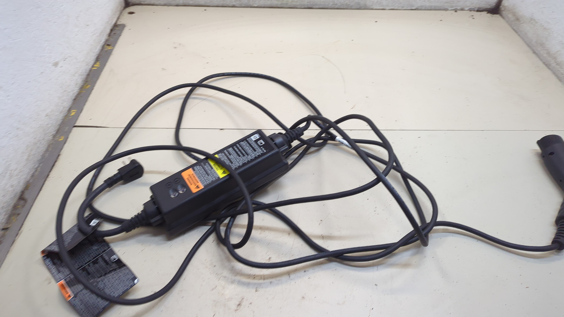 Зарядное устройство (кабель зарядный)