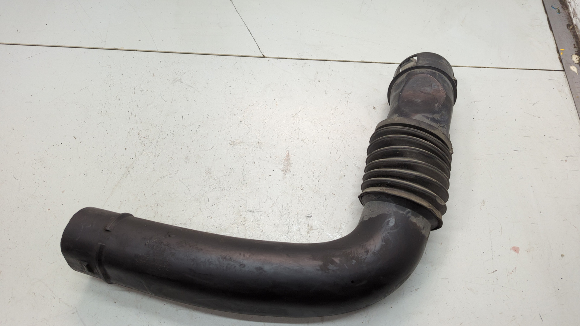 Патрубок воздушного фильтра