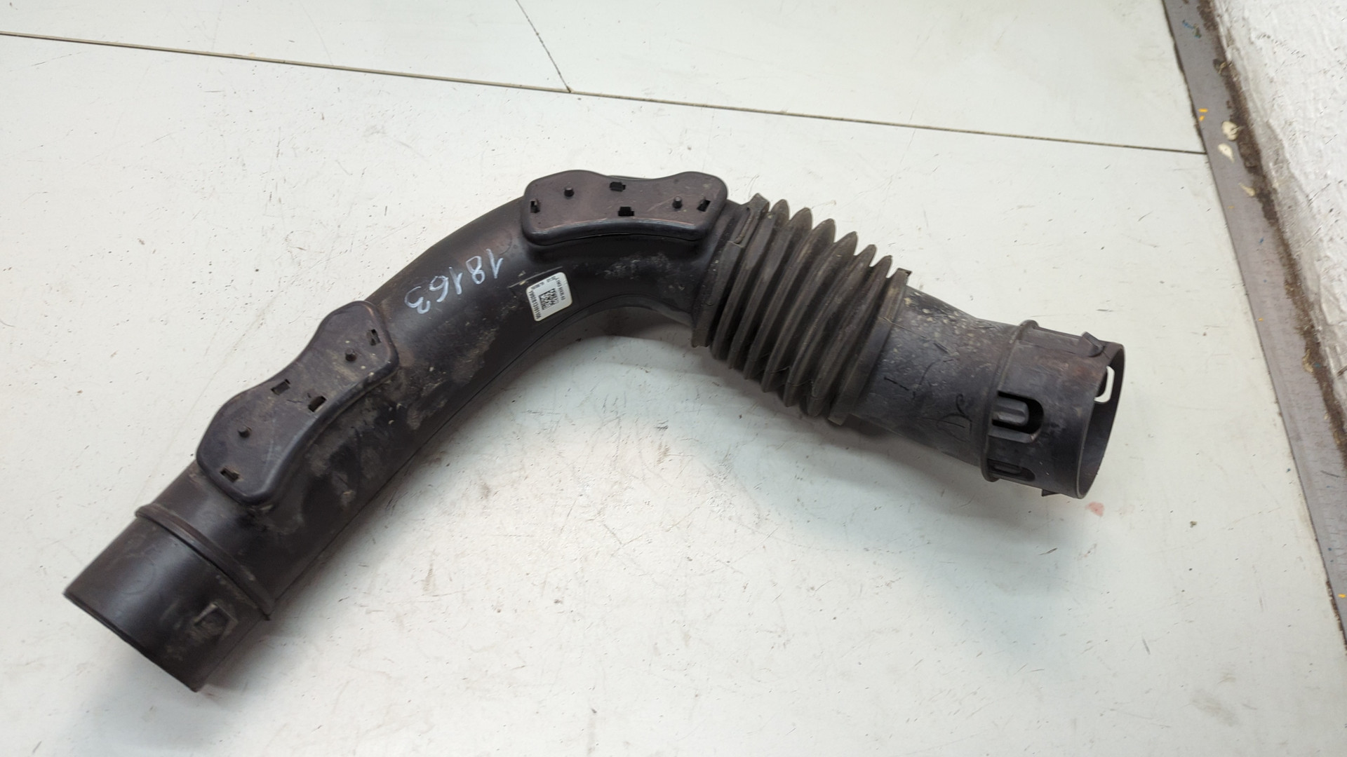 Патрубок воздушного фильтра