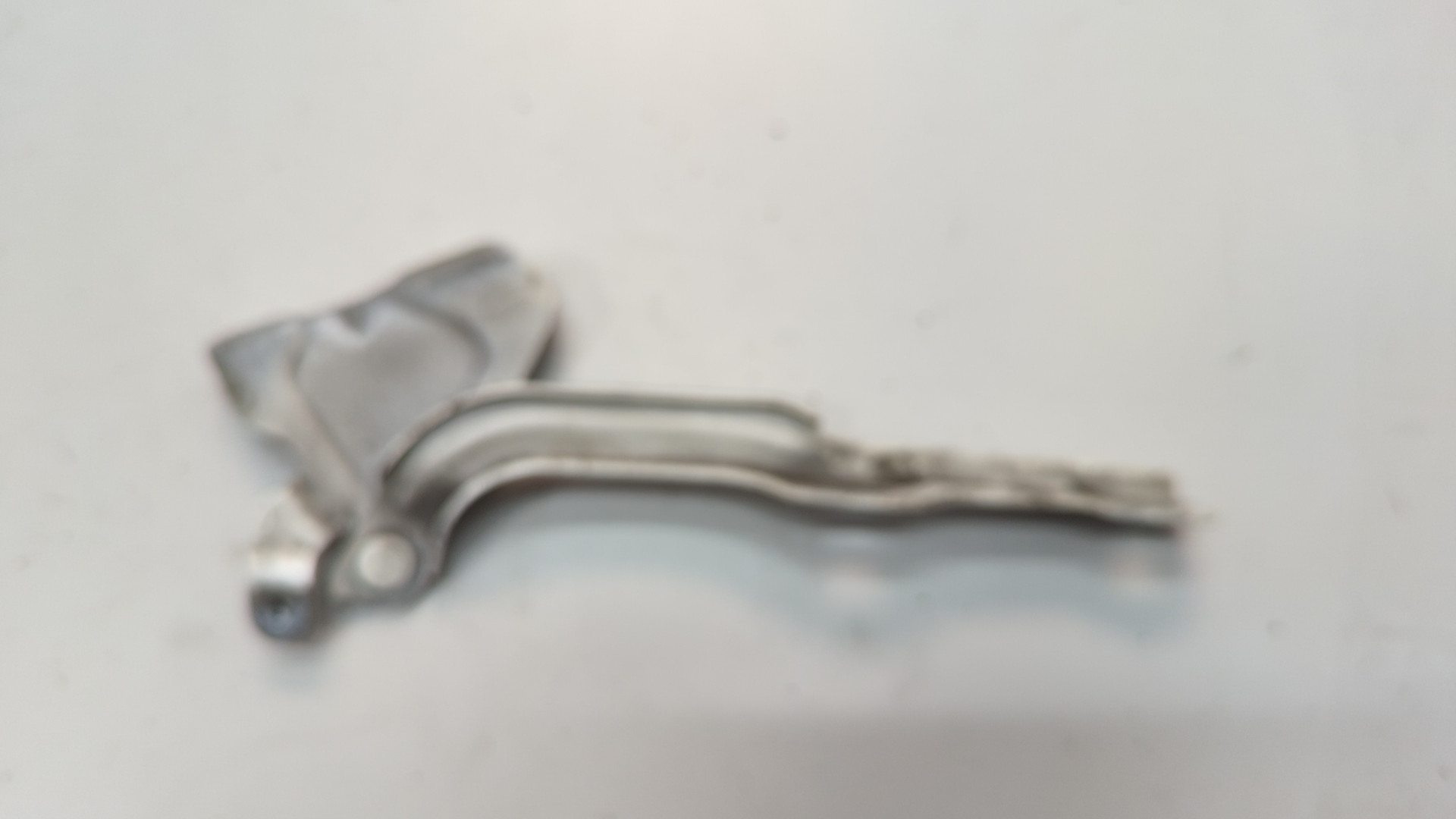 Петля капота правая