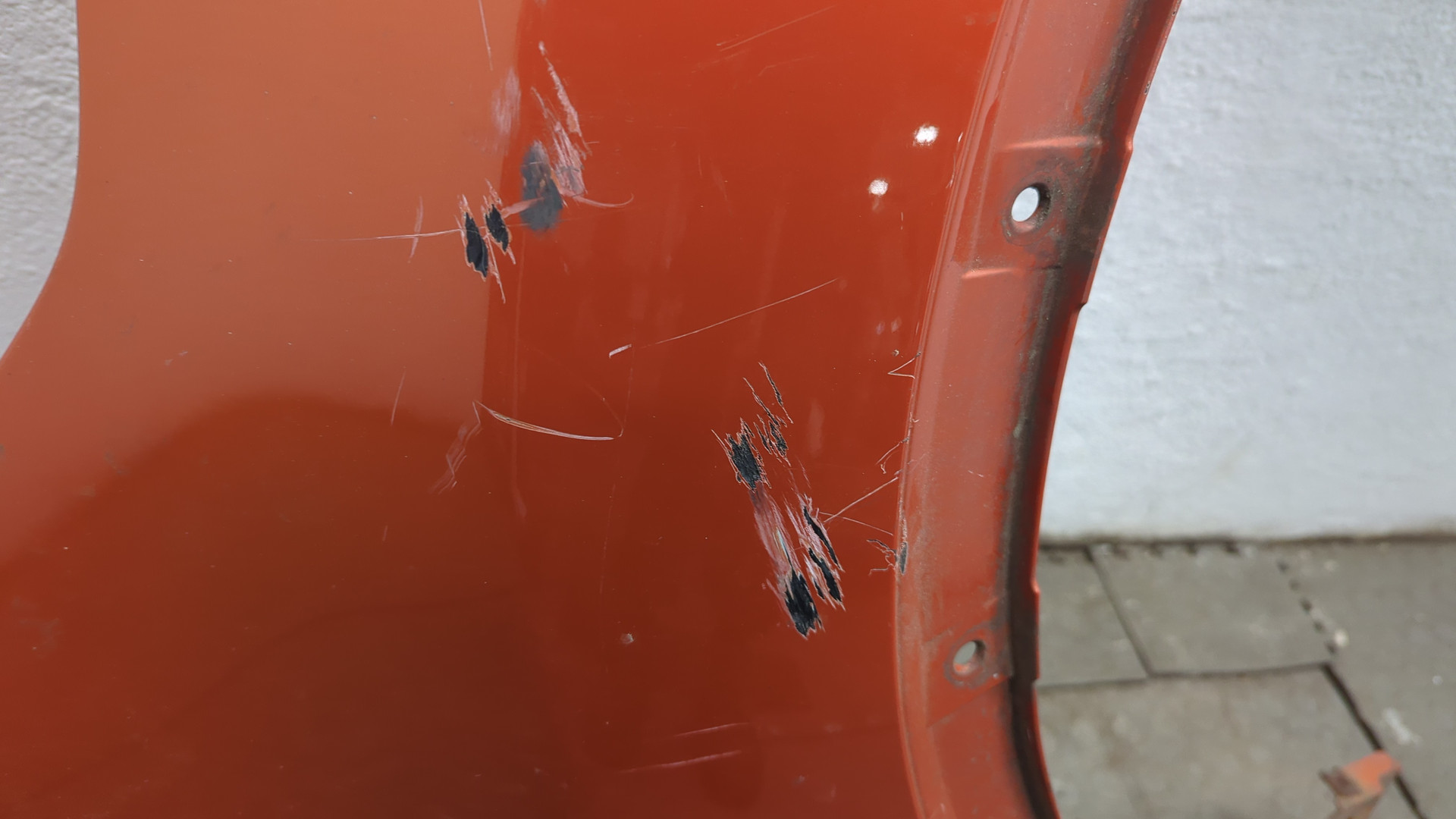 Крыло переднее правое