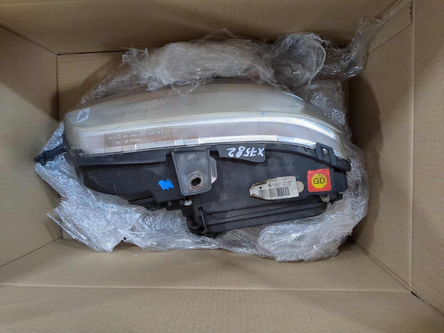 Фара правая