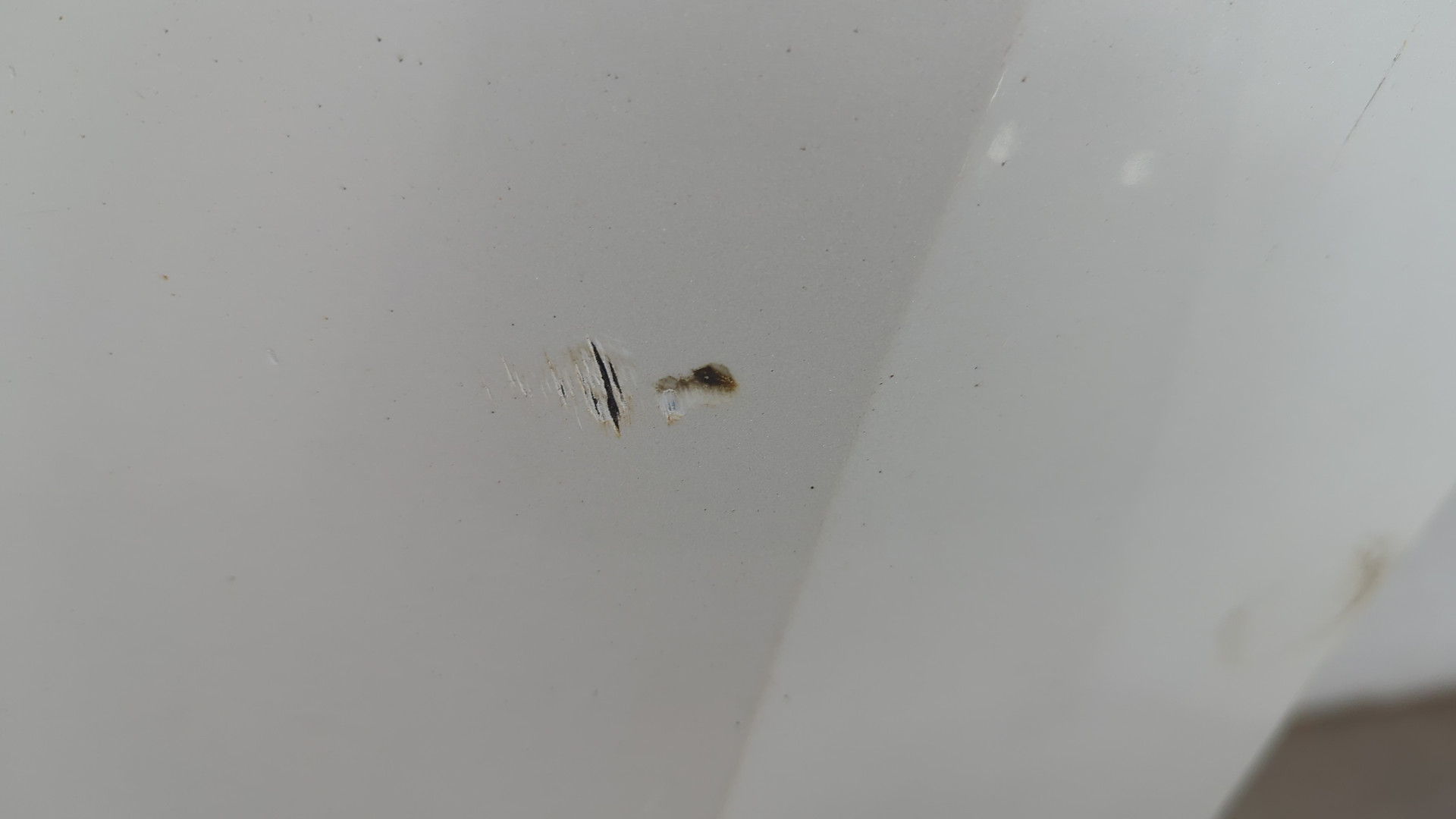 Крыло переднее правое