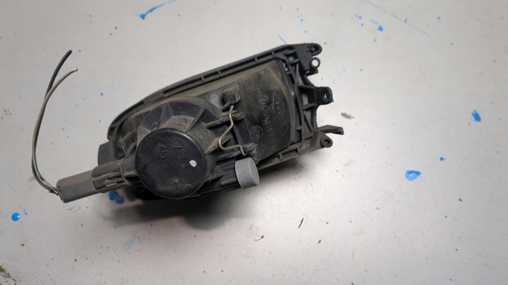 Фара противотуманная левая